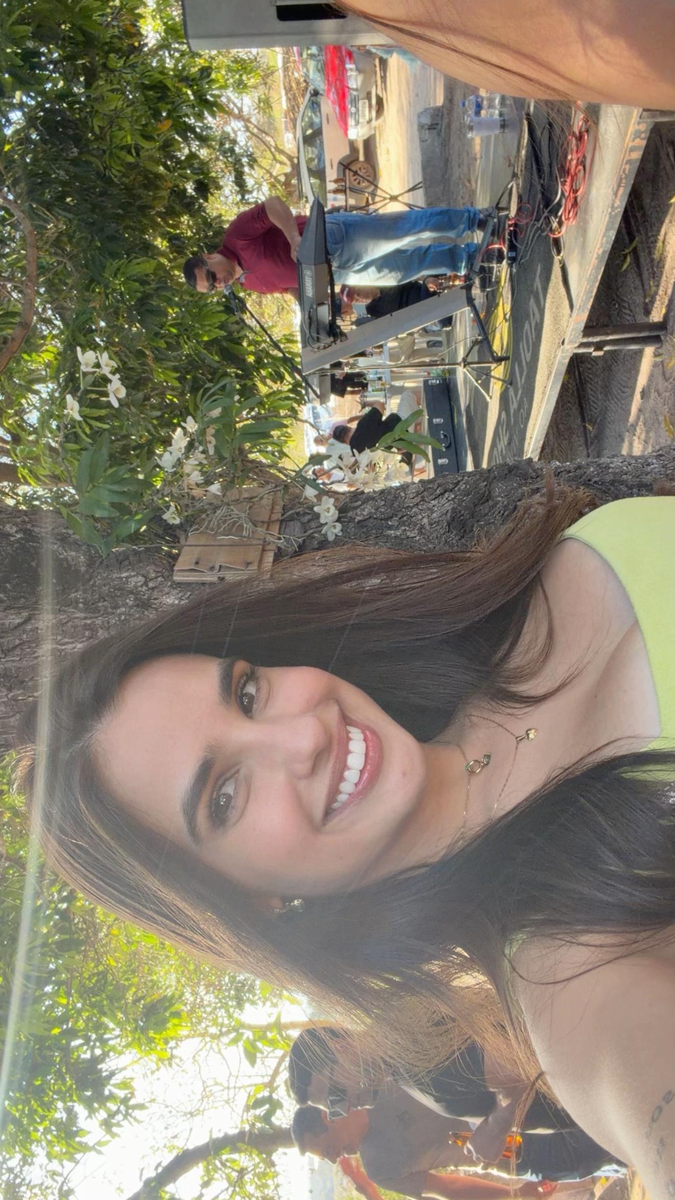 @Blenda Andrada