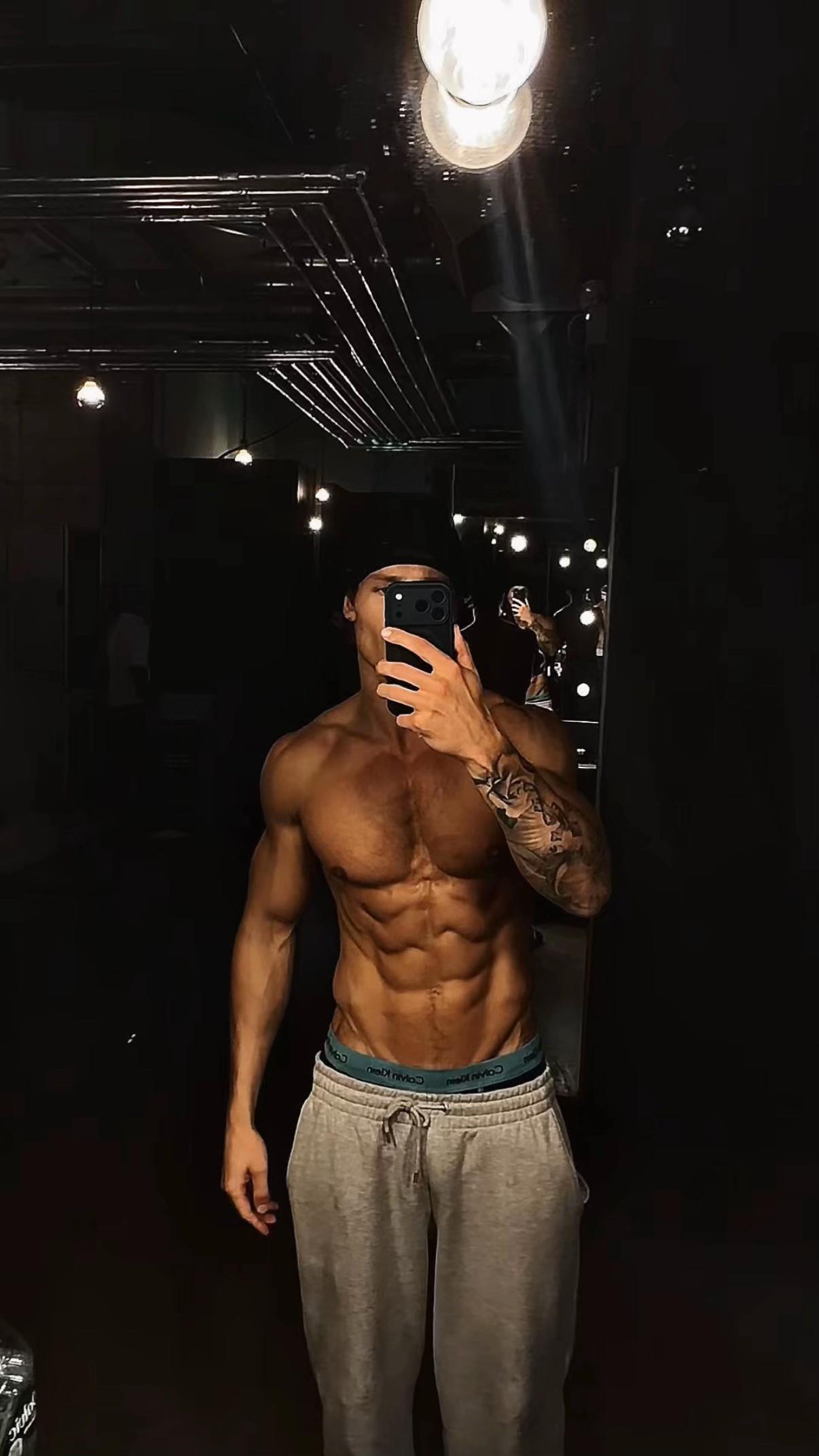 @Iknowlewis