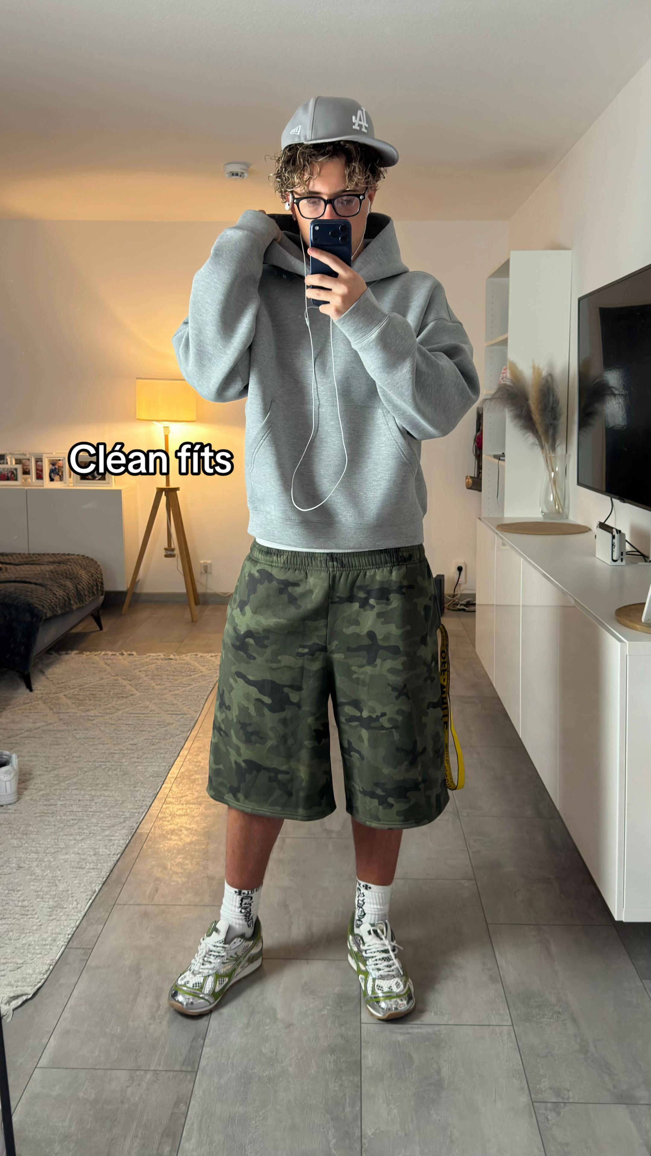 @dstn👨&zwj;🦯&zwj;➡️
