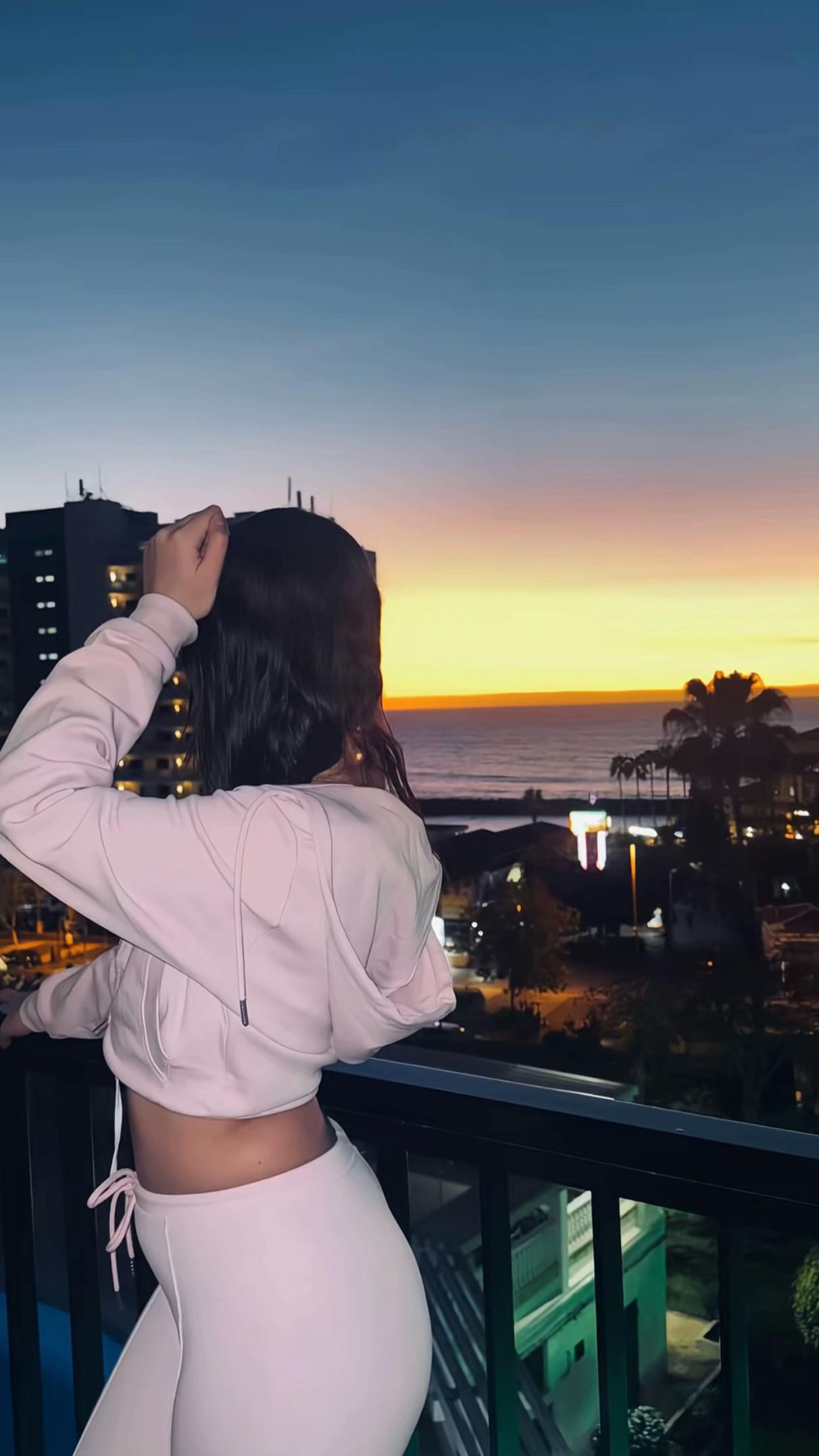 @𝑬𝒗𝒂👩🏽&zwj;🦱