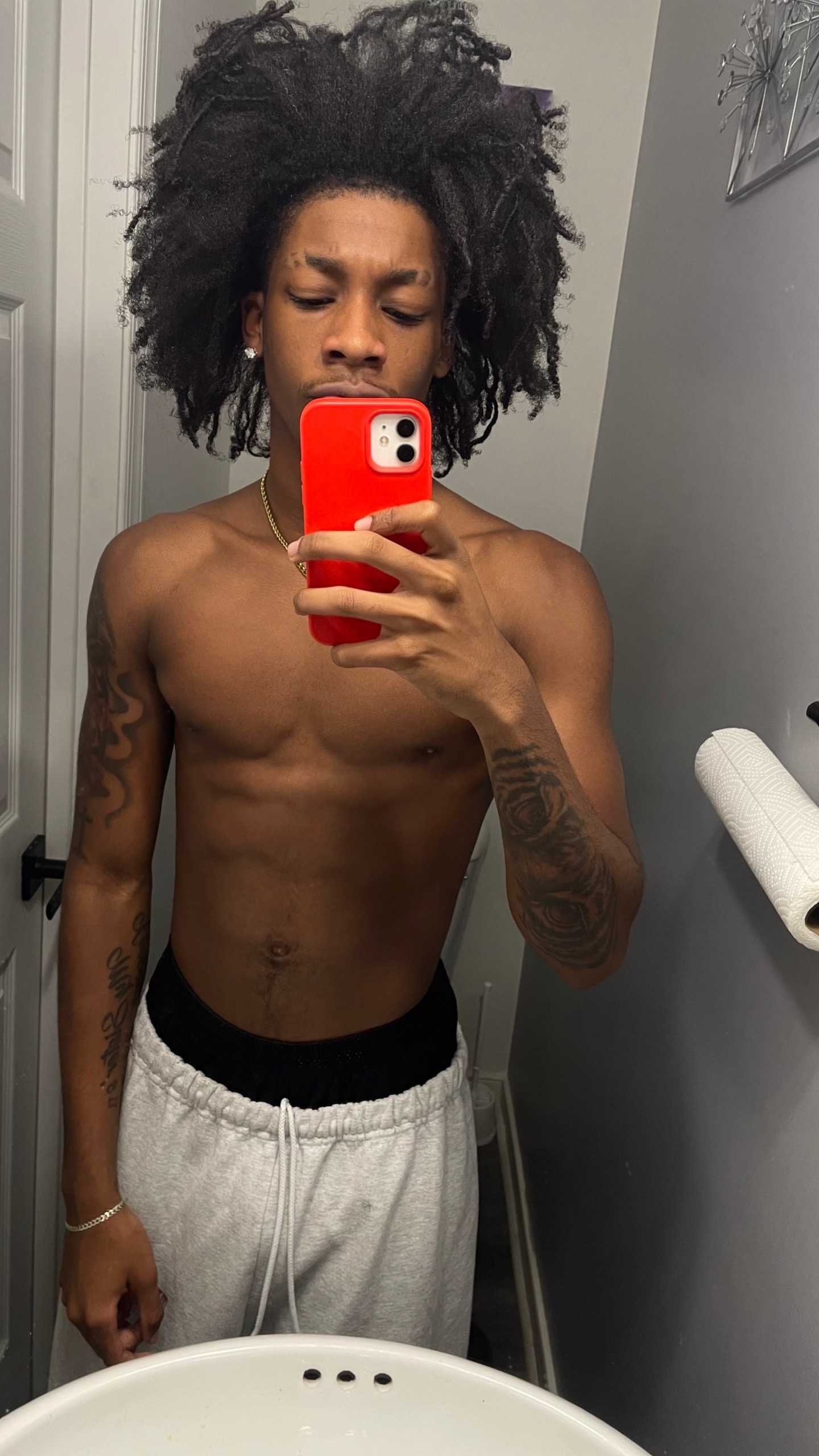 @shelovedeee