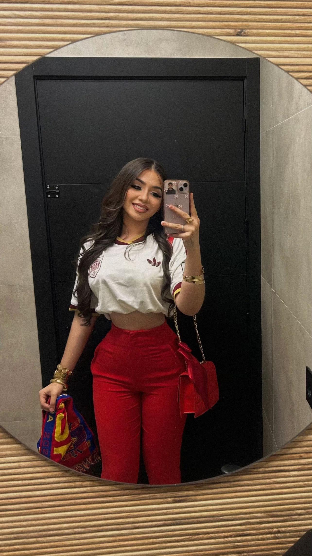 @Alegría Flores🥀.