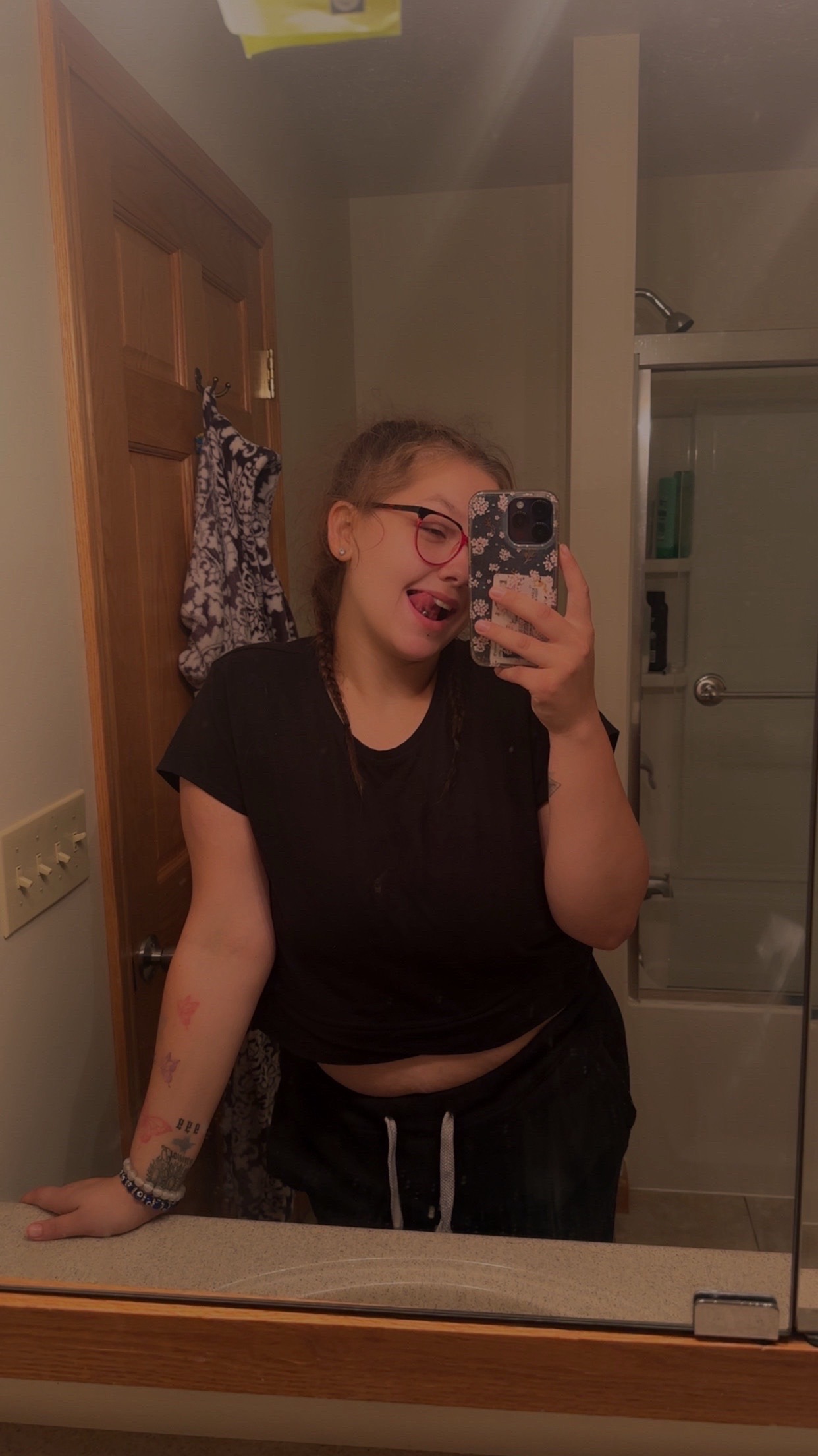 @victoriaraine03
