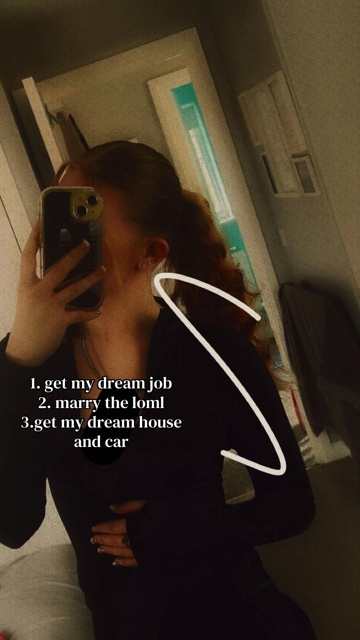 @𝐇𝐨𝐥𝐥𝐲🧸