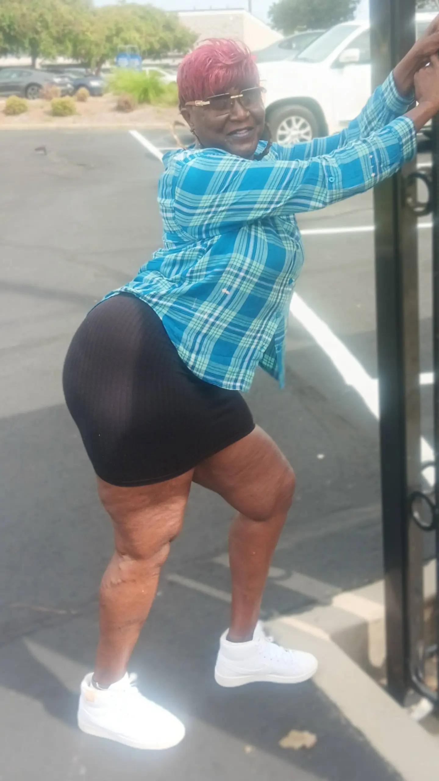 @Mary Parker528 sexy black