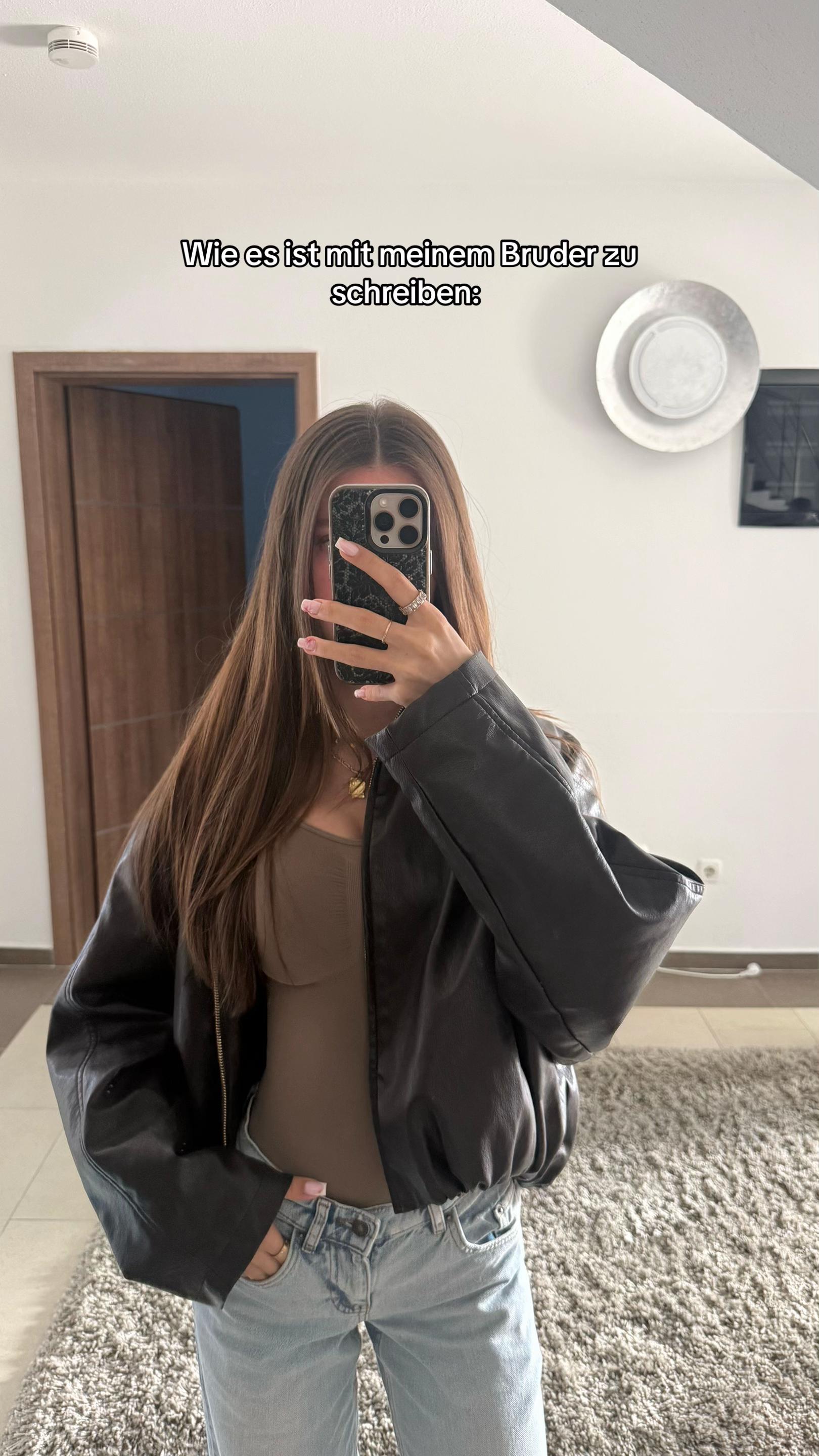 @𝐬𝐚𝐫𝐚
