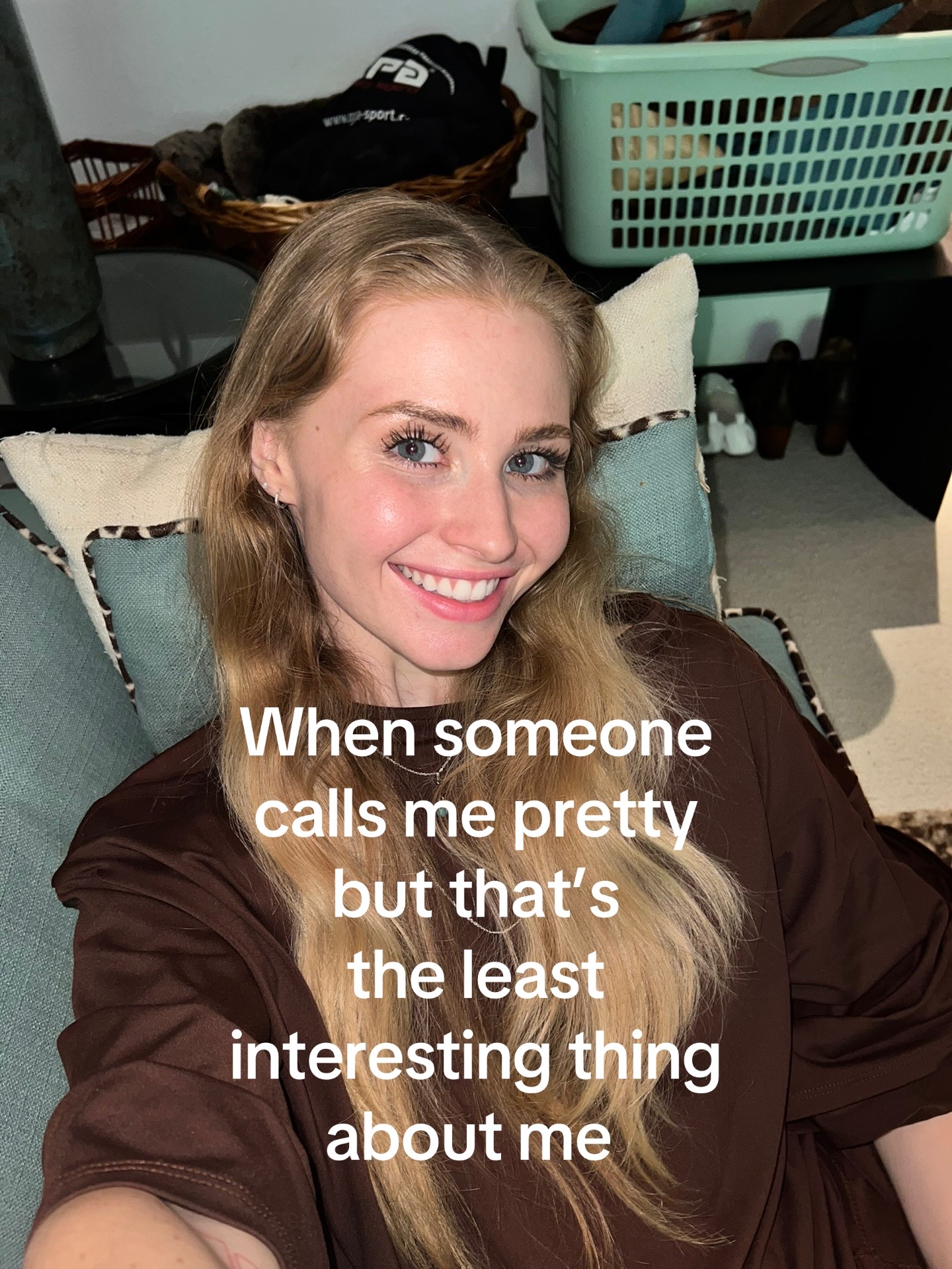 @Annabella