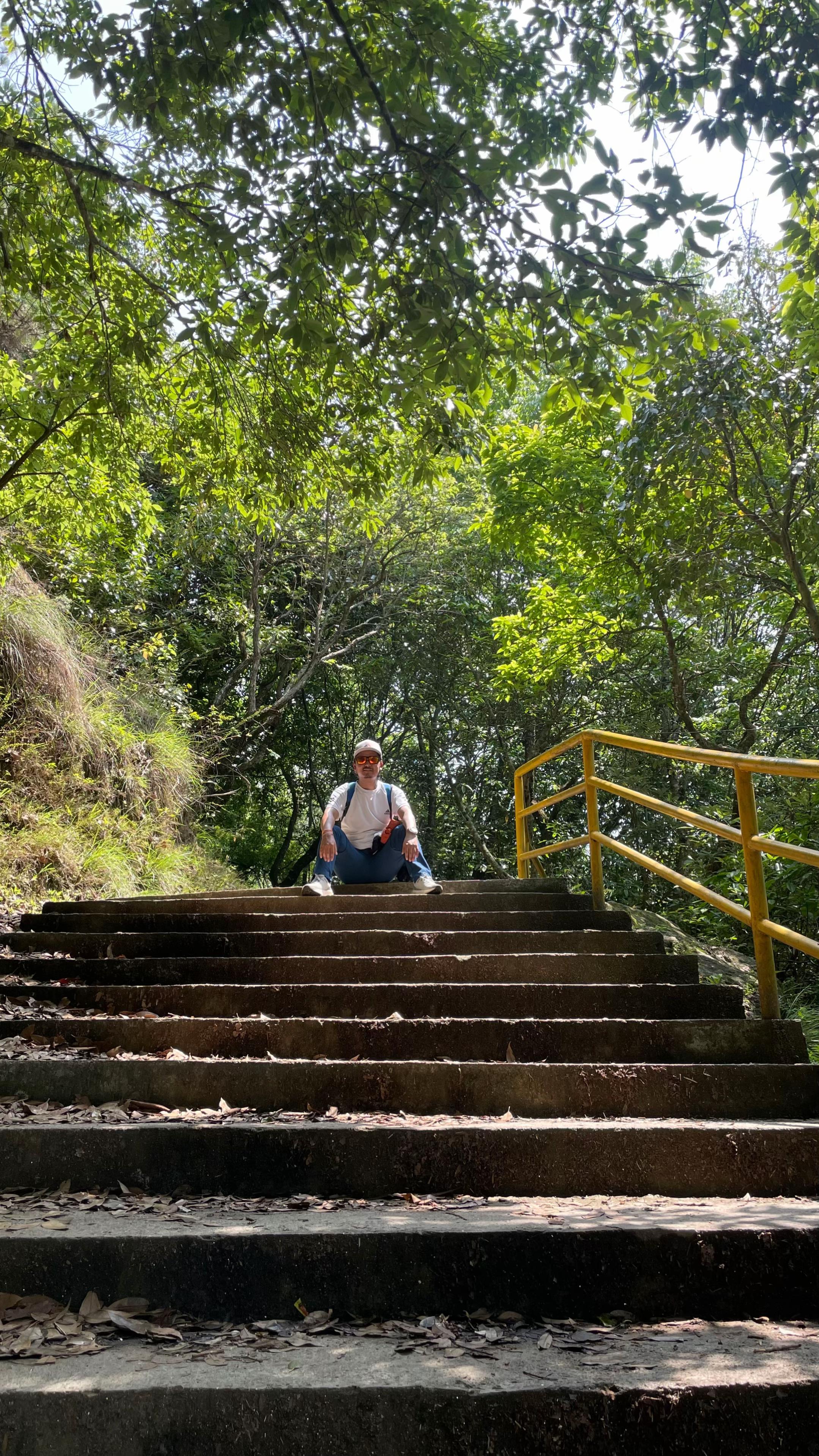 @थिँयाल 🌿