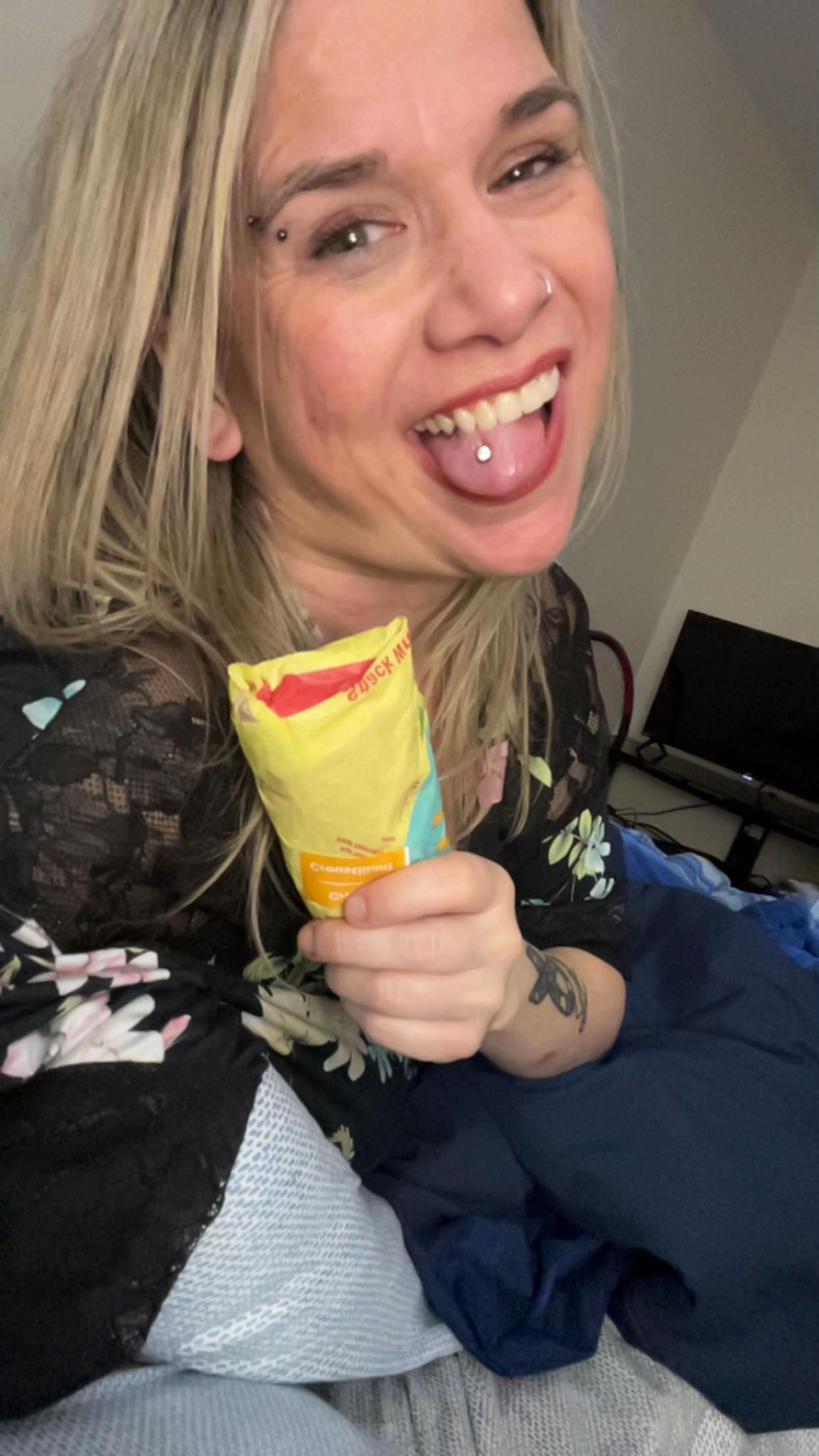 @Hotmomvibes