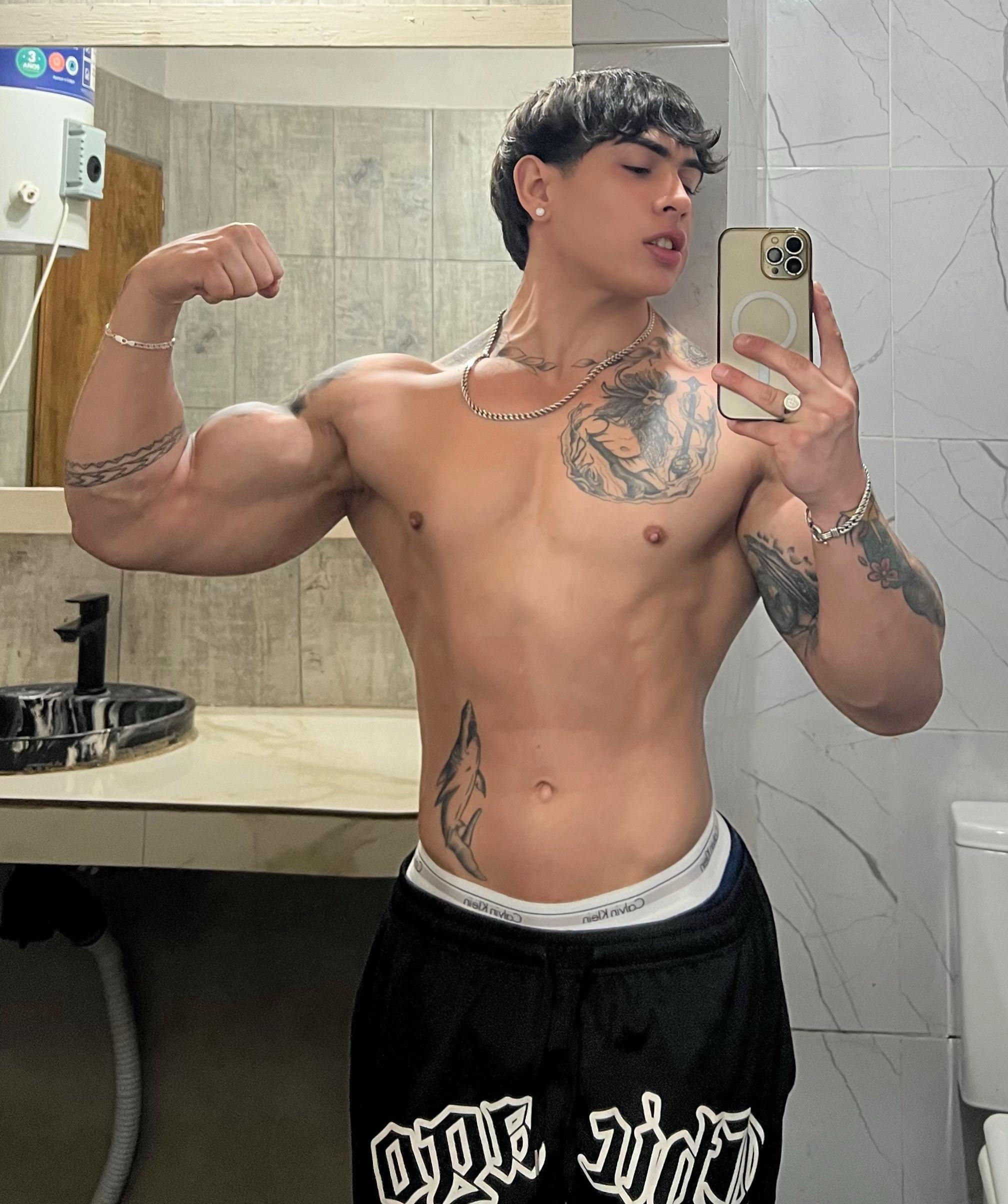 @Nicolás