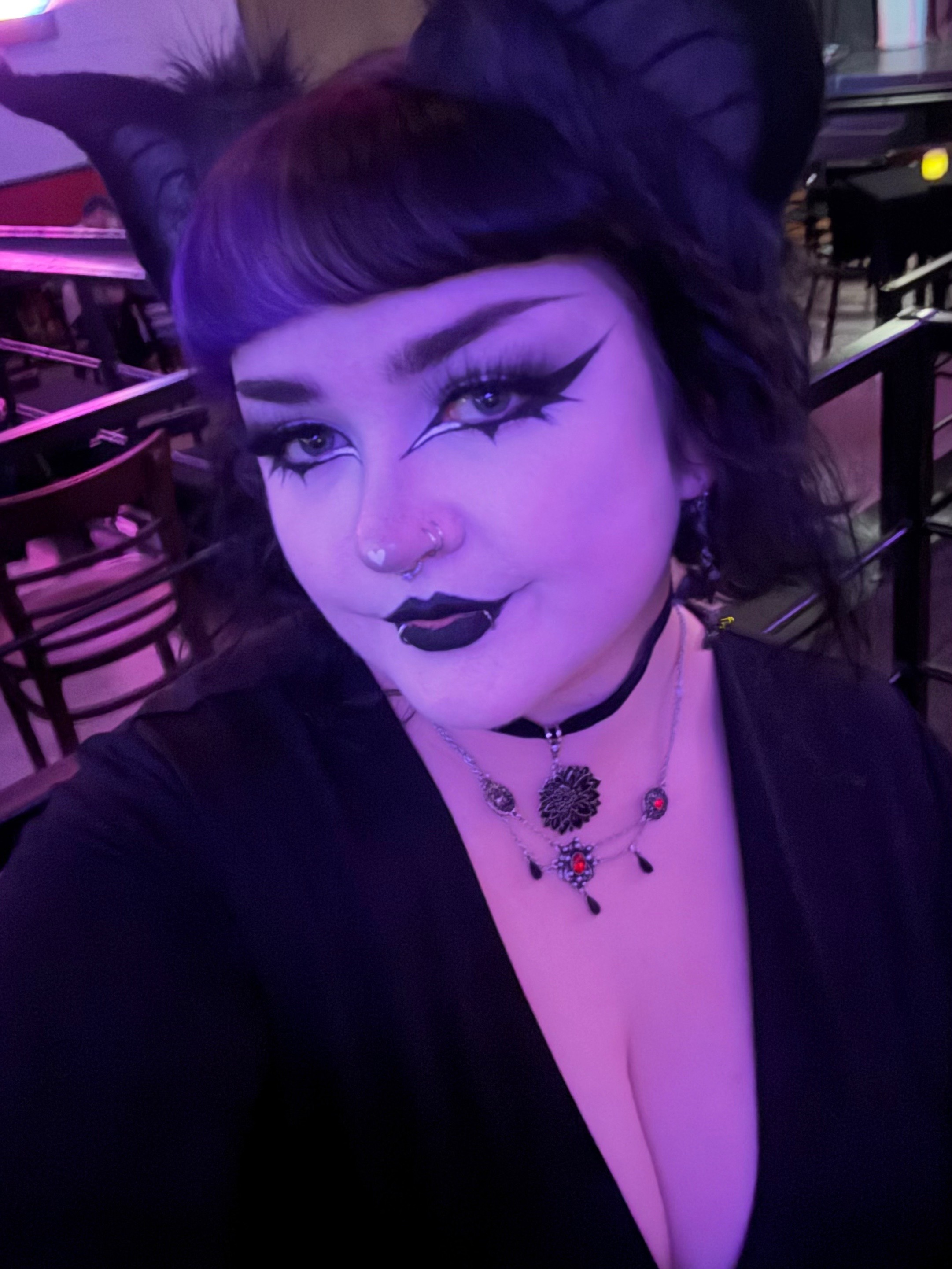@Luna Lugosi🦇