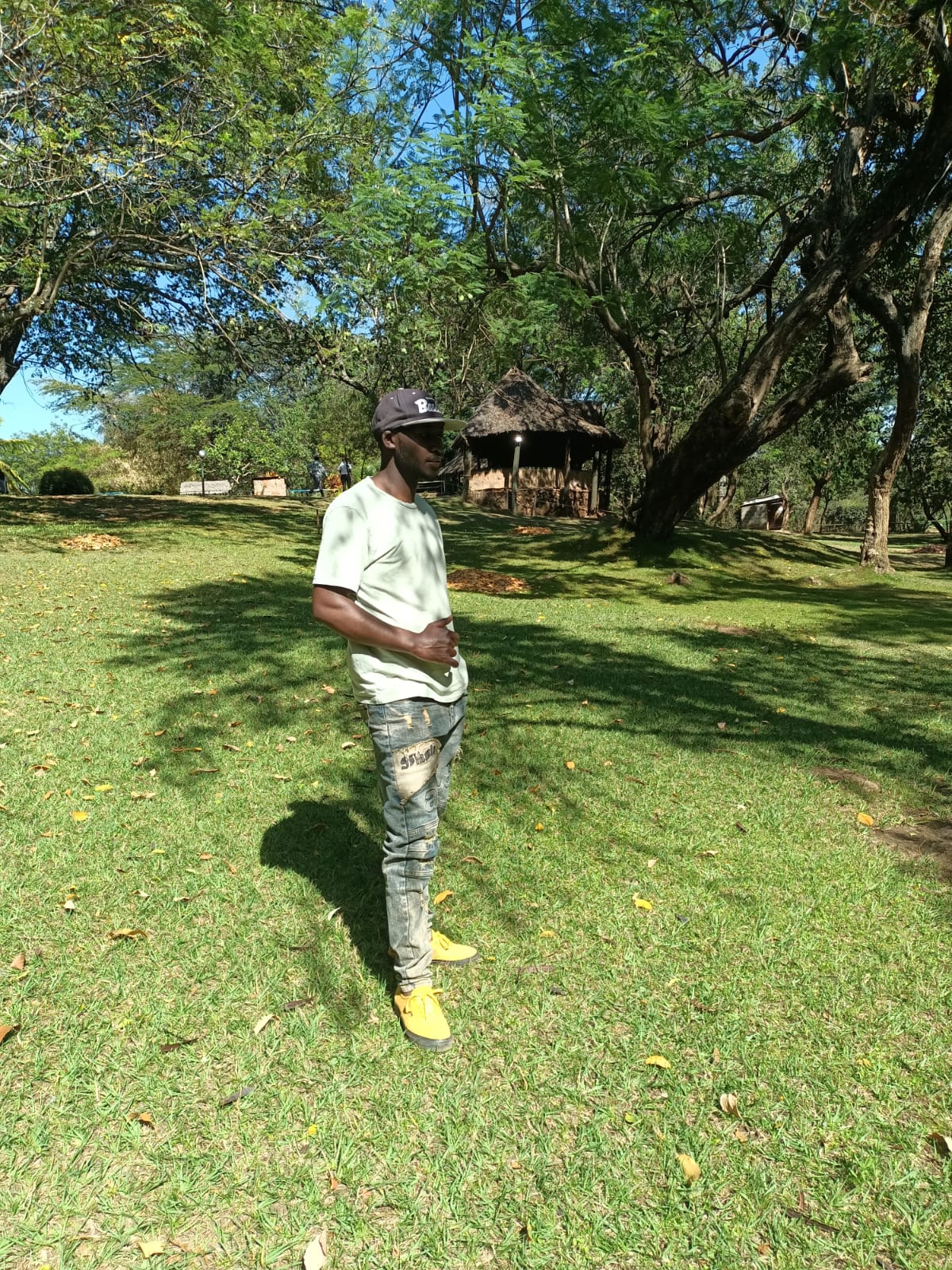 @WAWERU SIMON