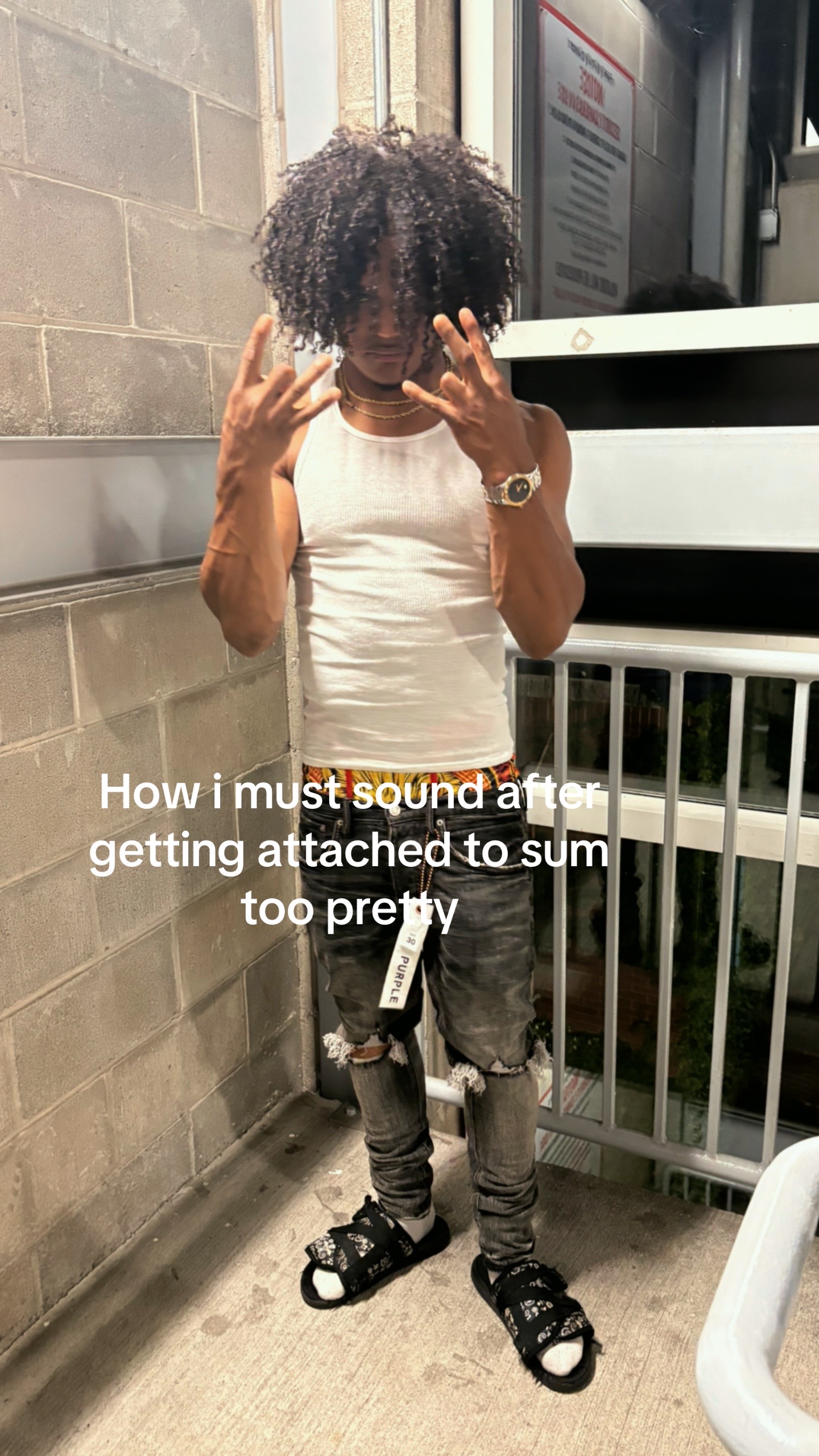 @⃟