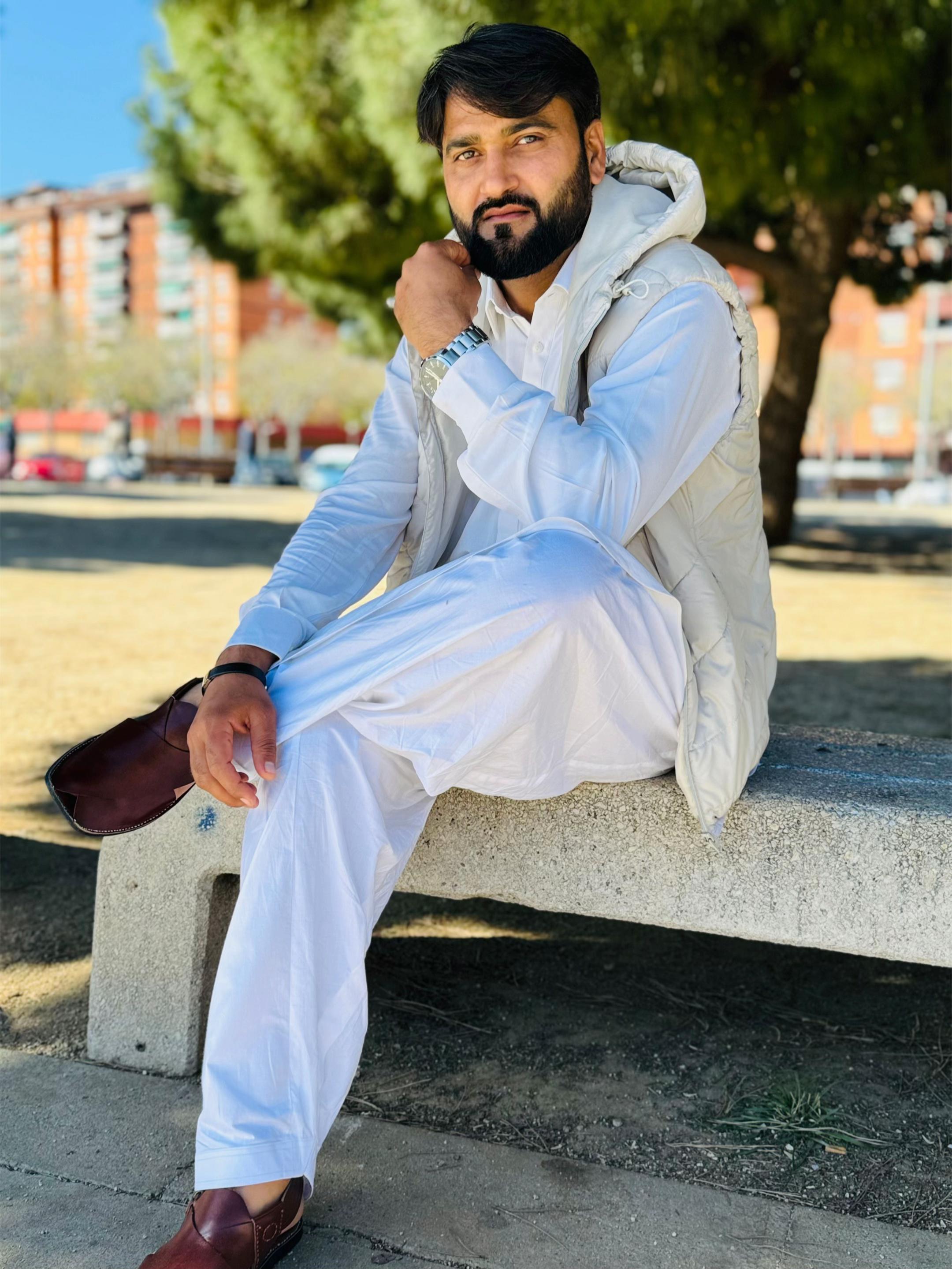 @ارسلان کیانی 🥃