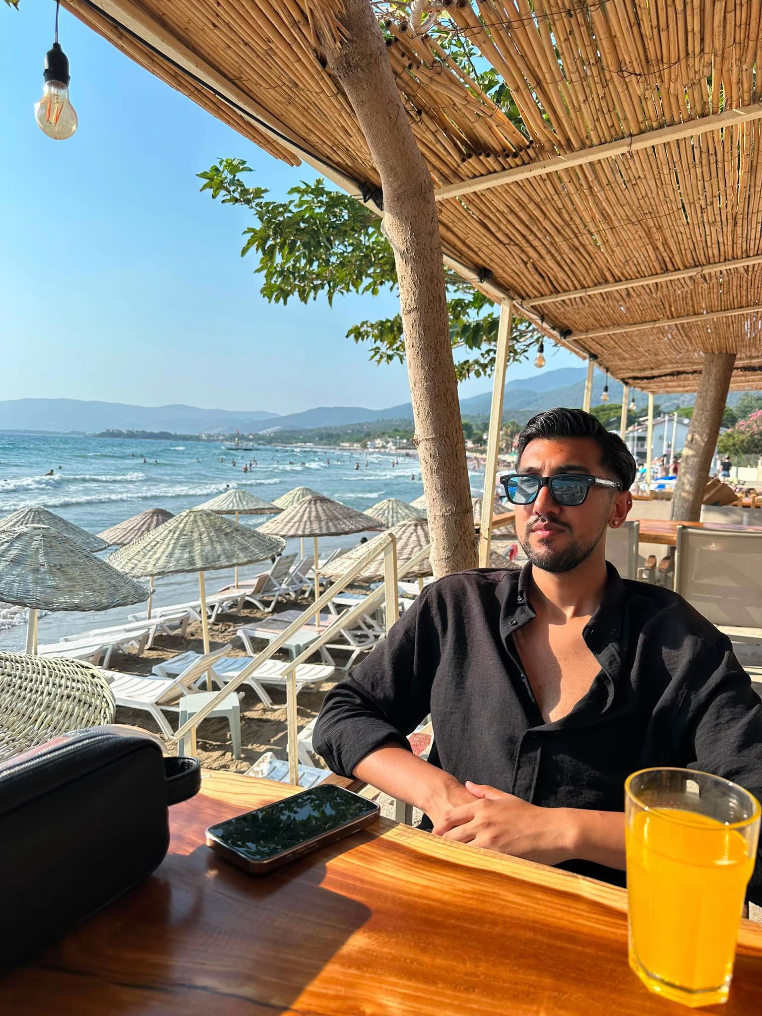 @𝐸mir Öz