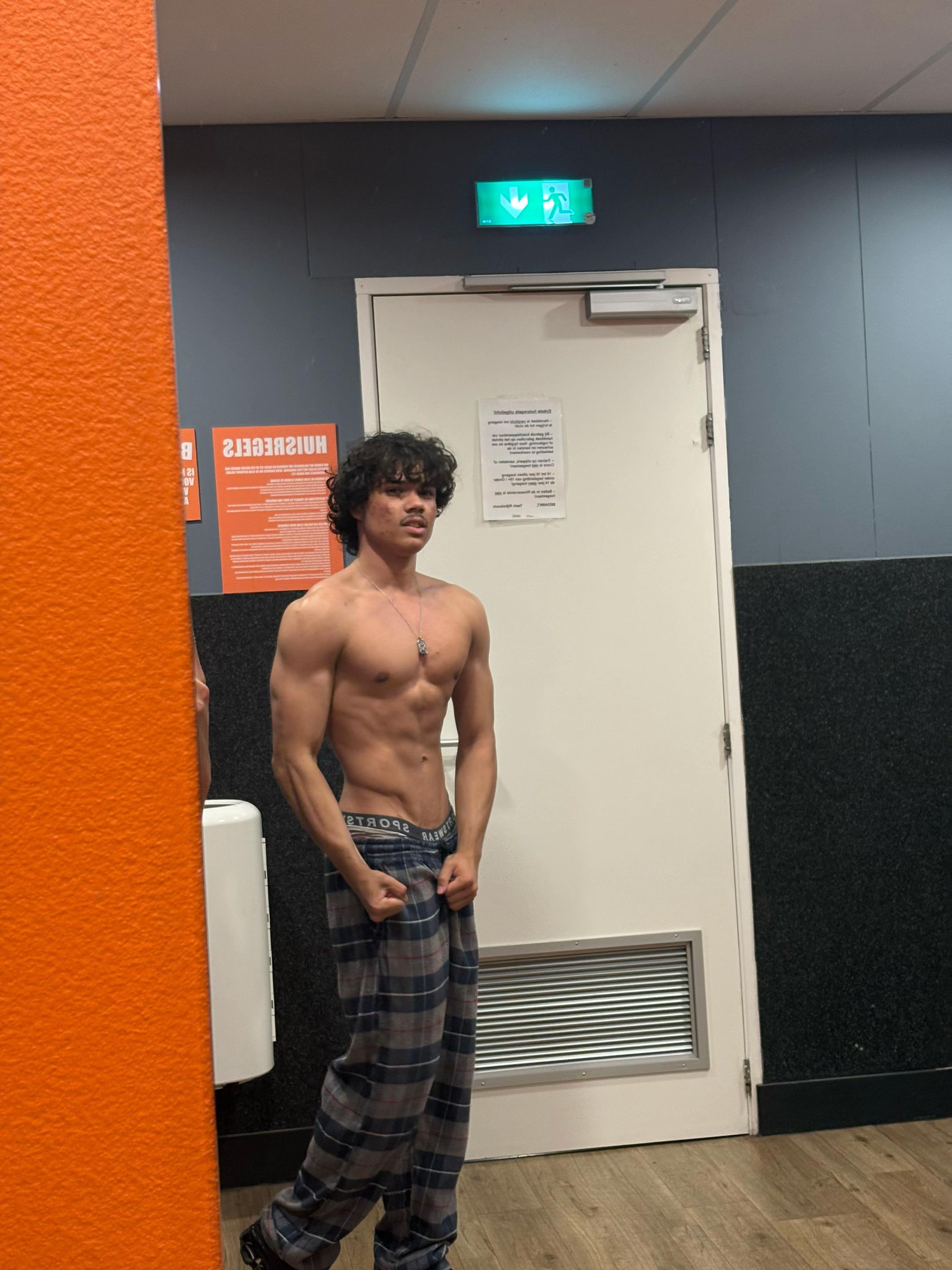 @r_hxnzz
