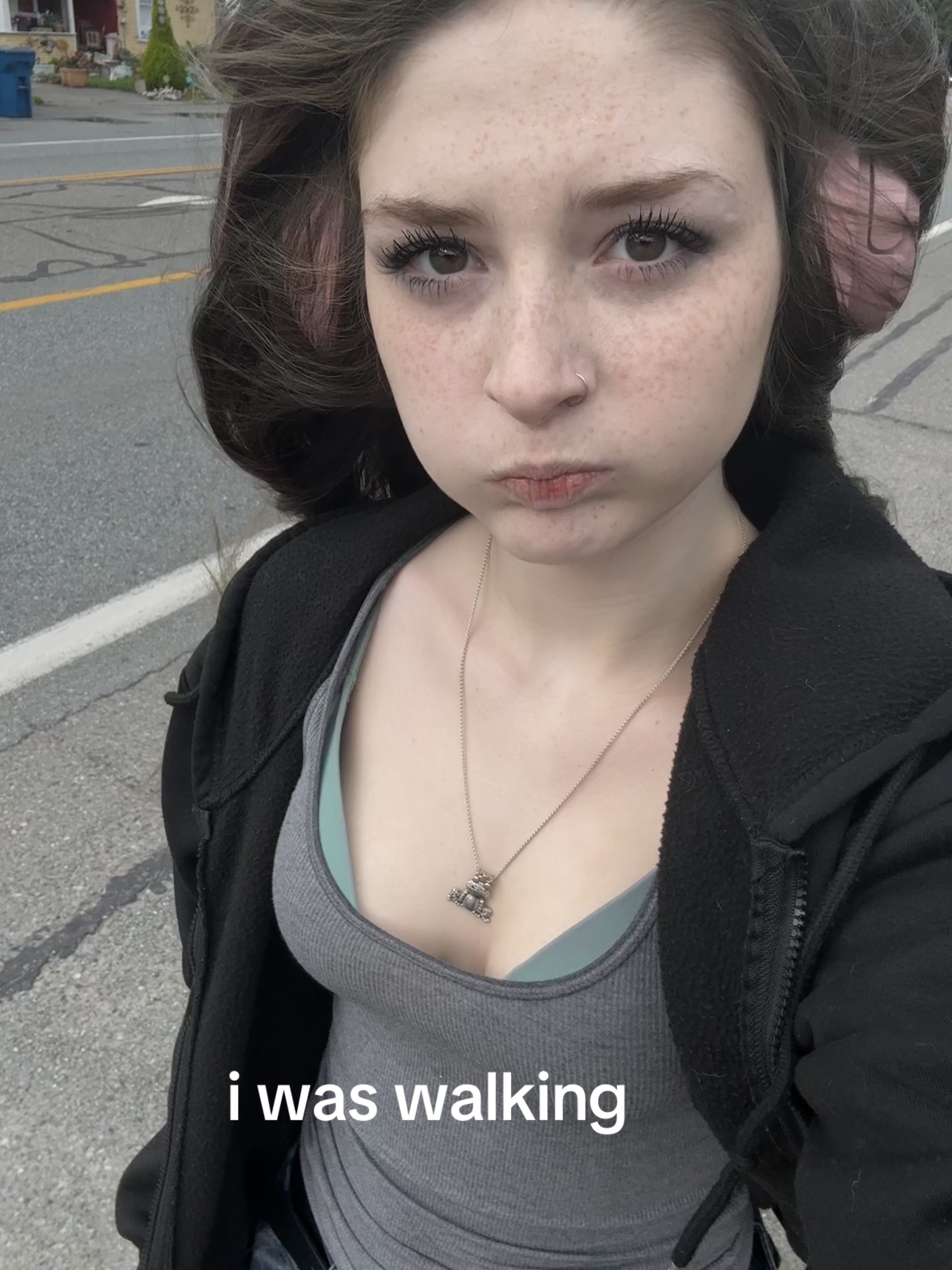 @Lyndsey Lou🦇