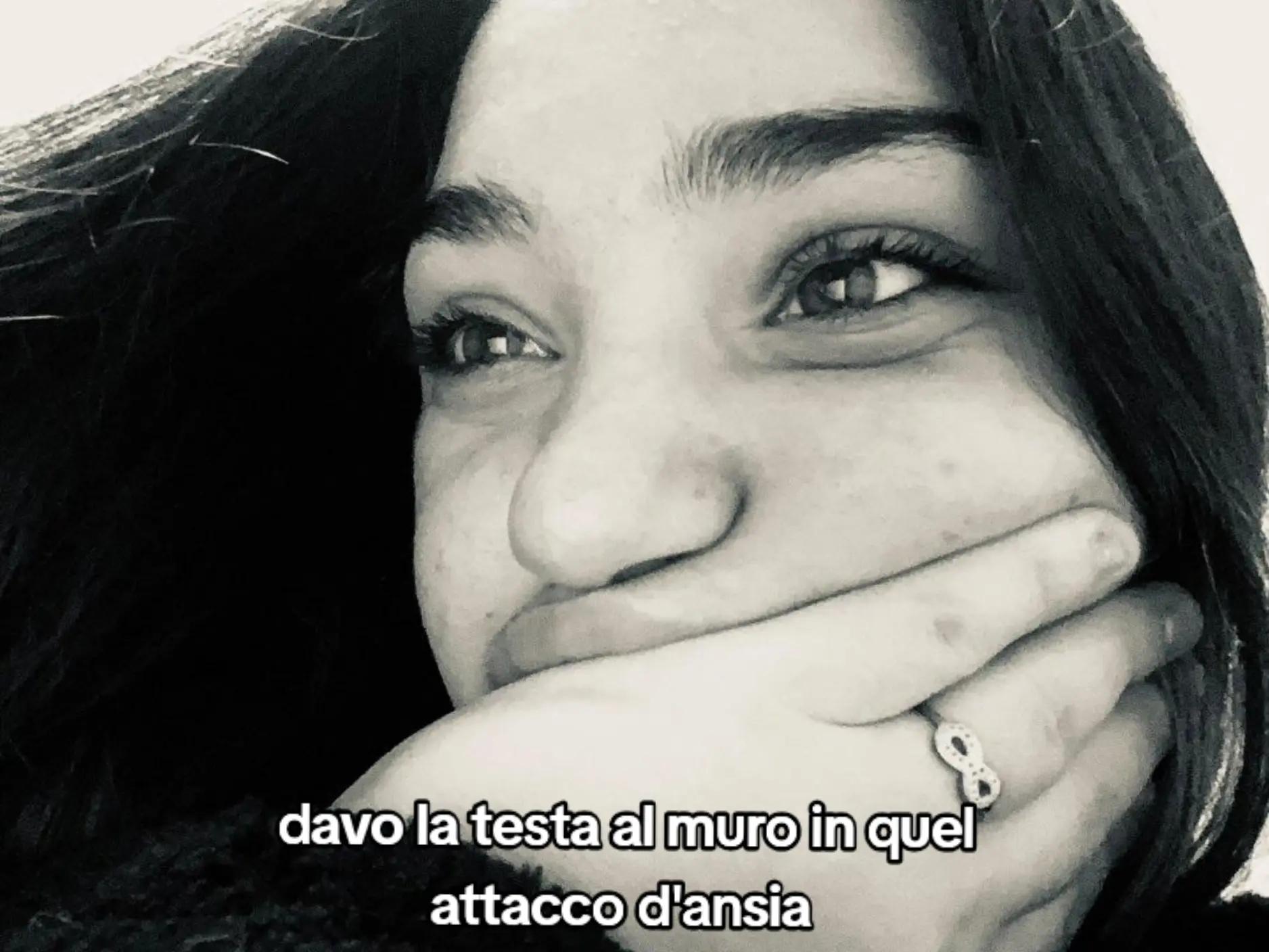 @𝕬𝖀𝕽𝕺𝕽𝕬🥀