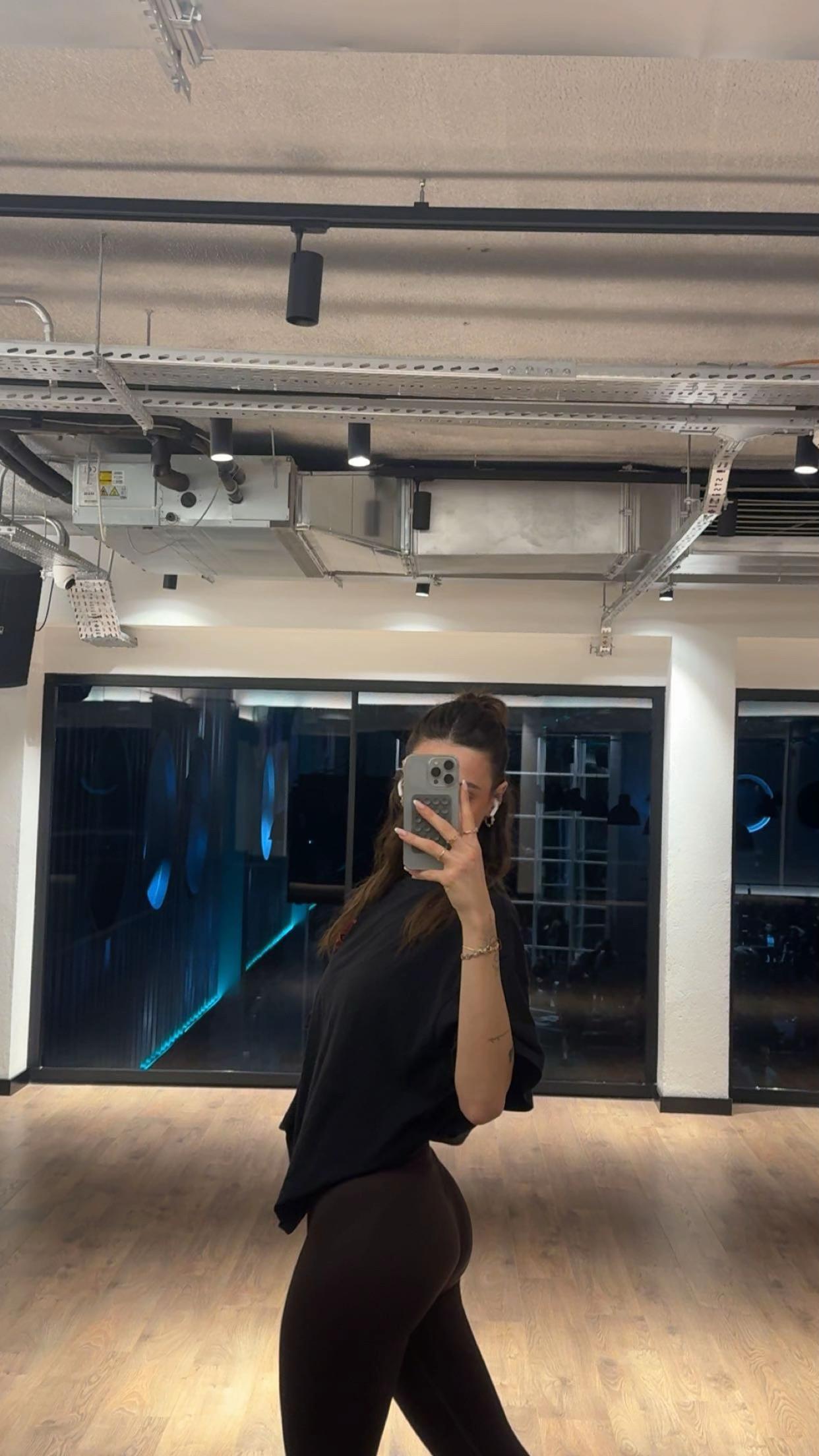 @Aslı Aliko&ccedil;