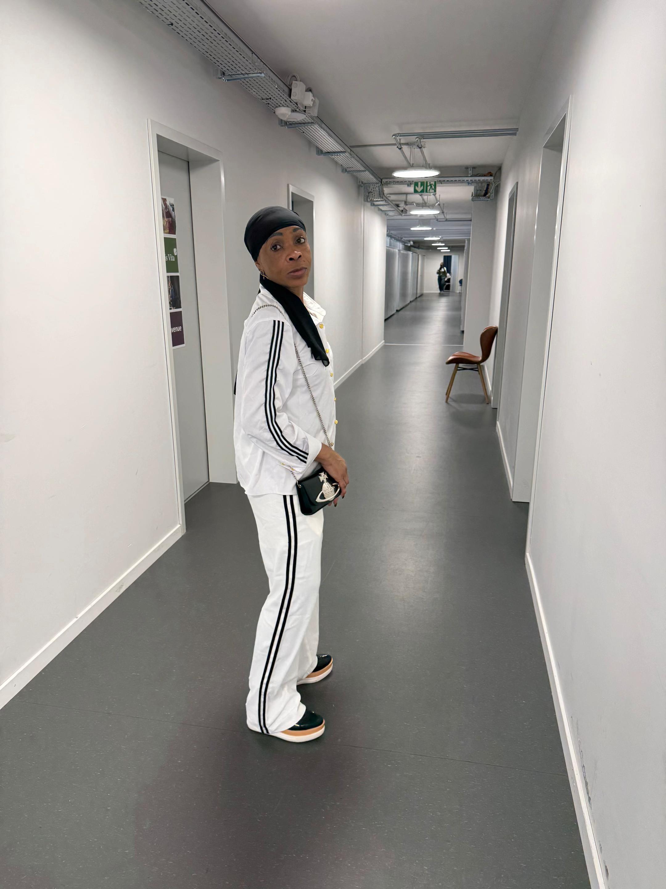 @LA FEMME DYNAMIQUE TTM 0041