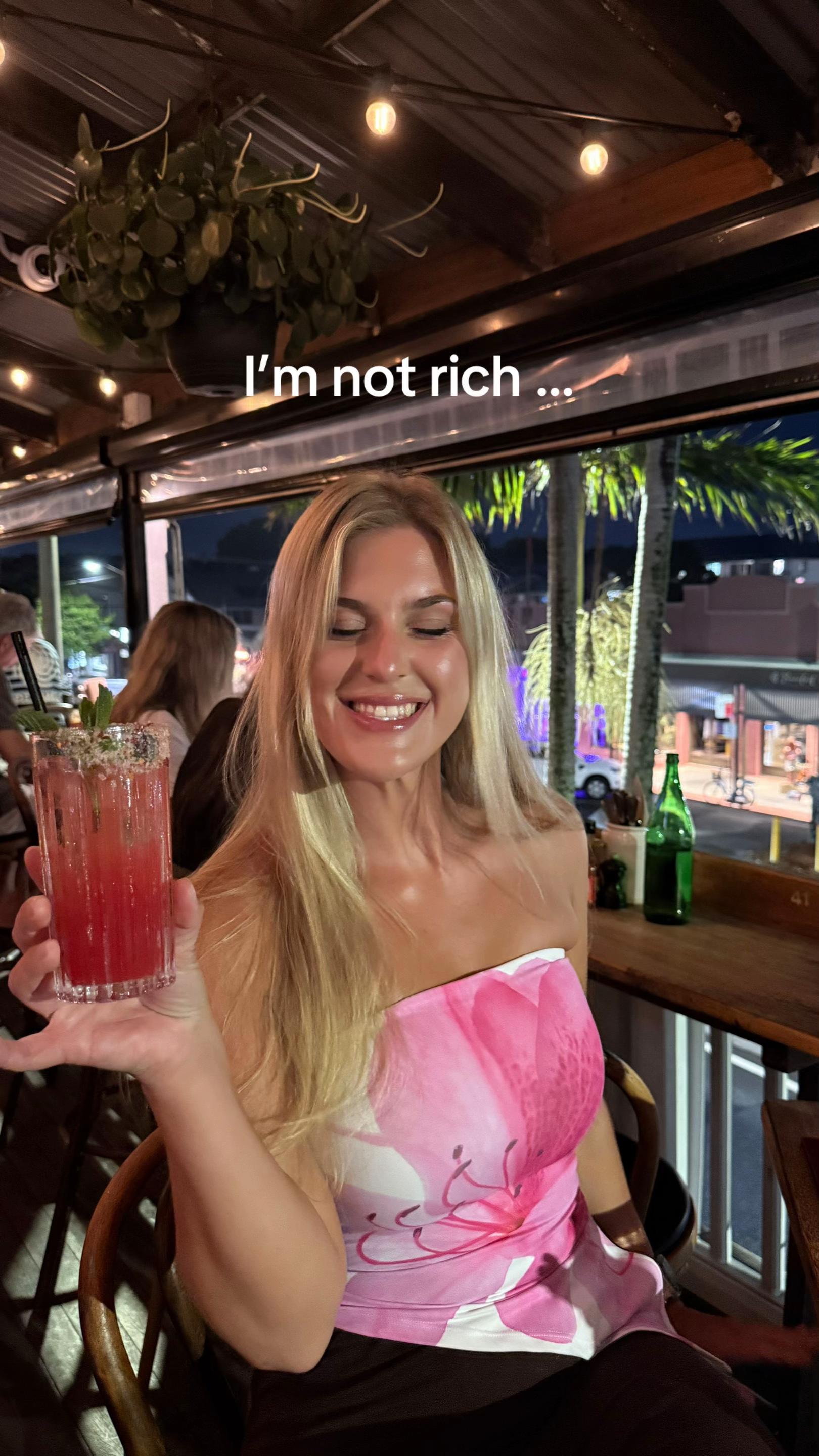 @Elladavenportt