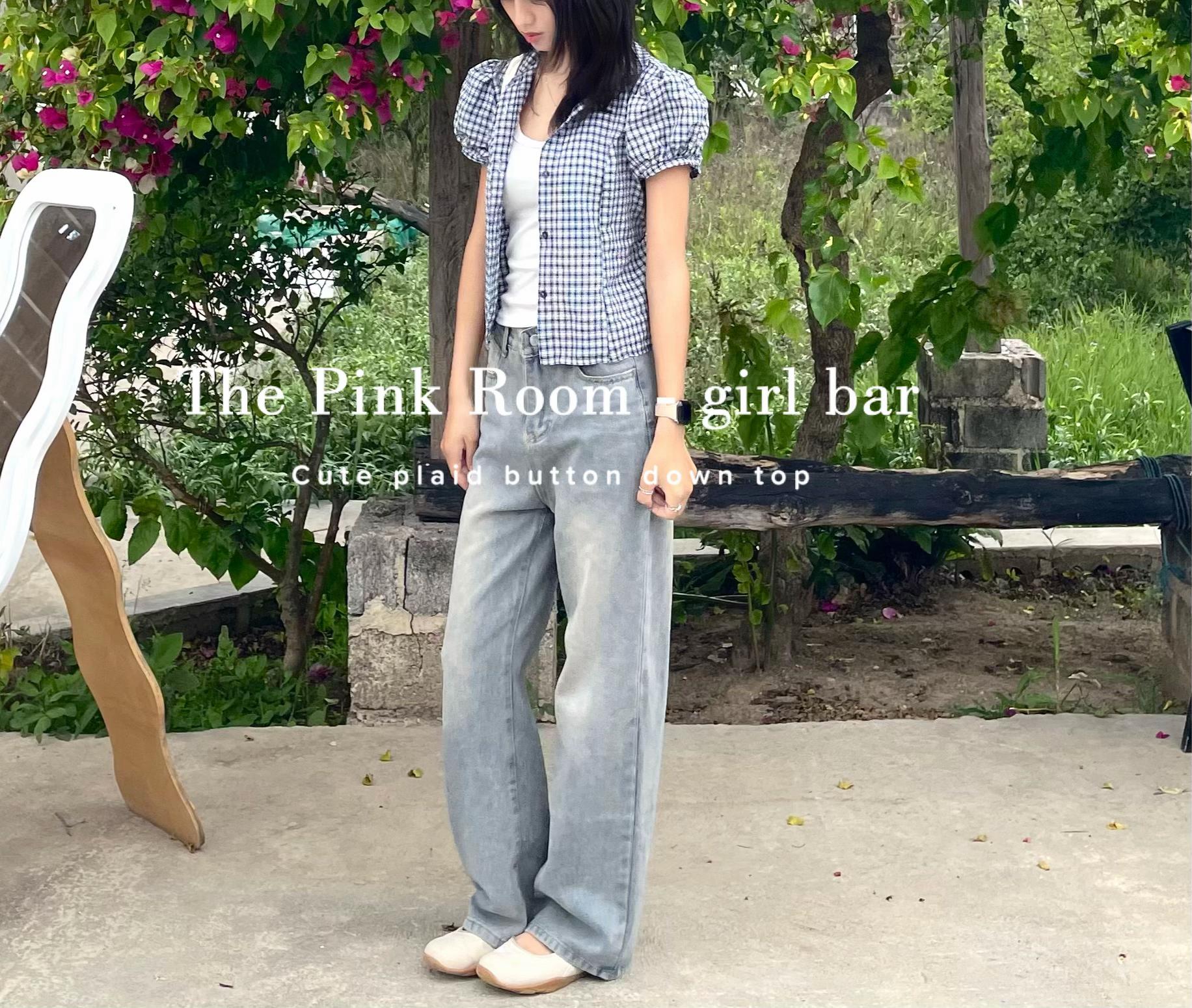 @thepinkroomgirlbar