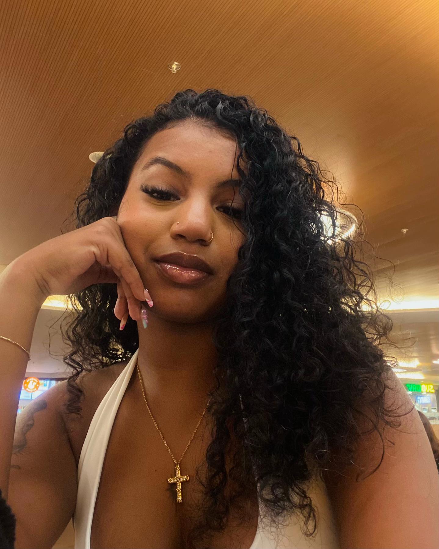 @layza 🌟