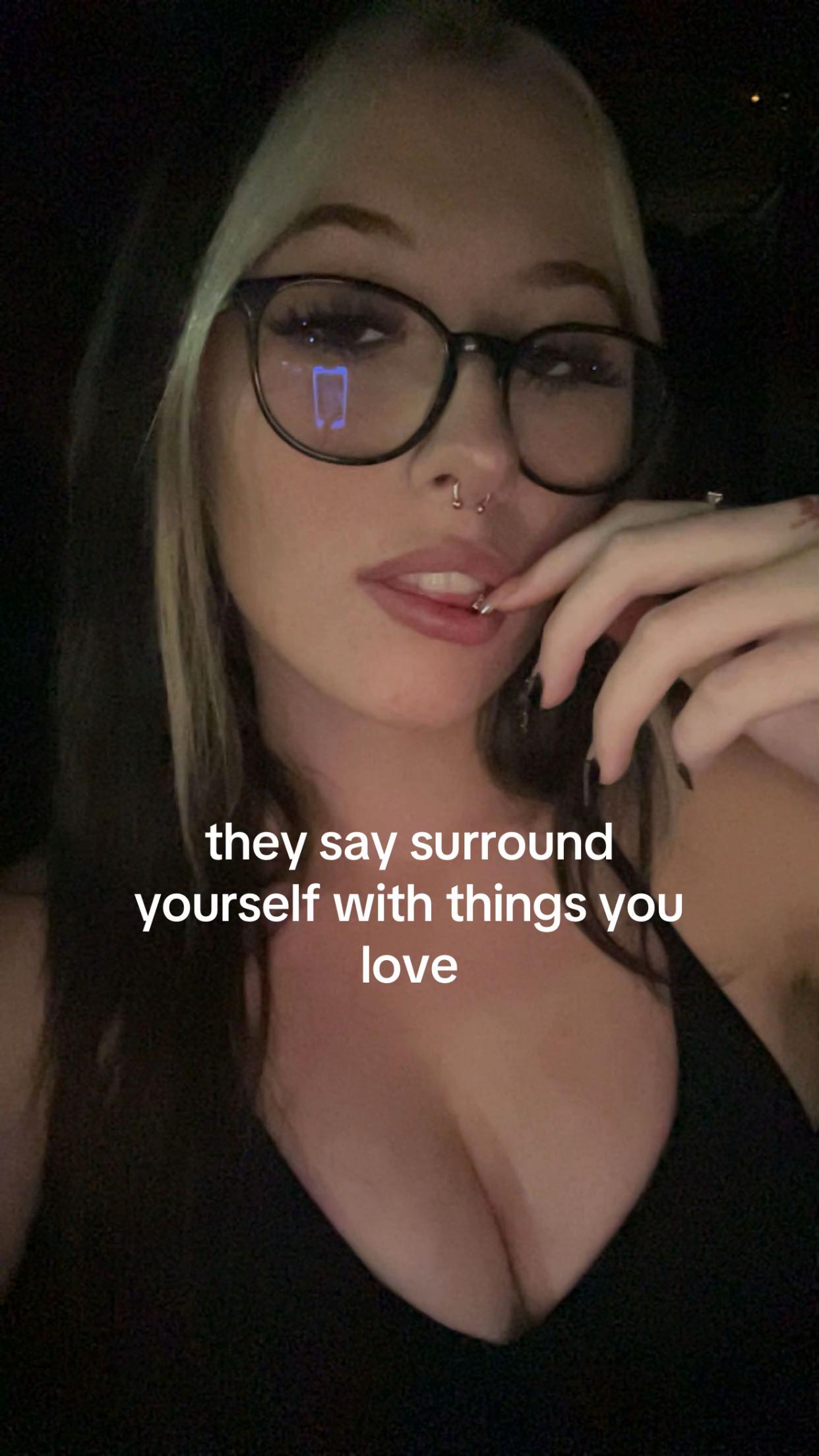 @chanelle ᖭི༏ᖫྀ