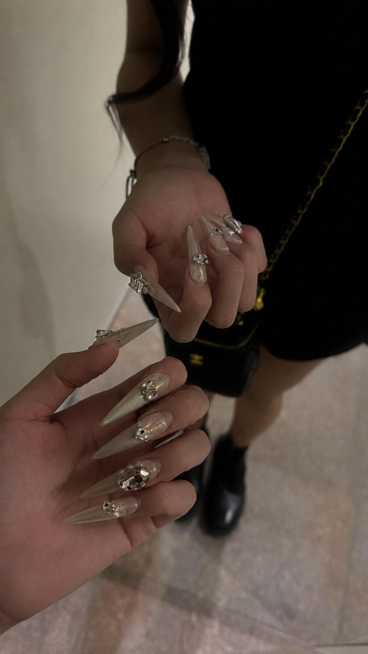 @𝒉𝒂𝒏𝒂