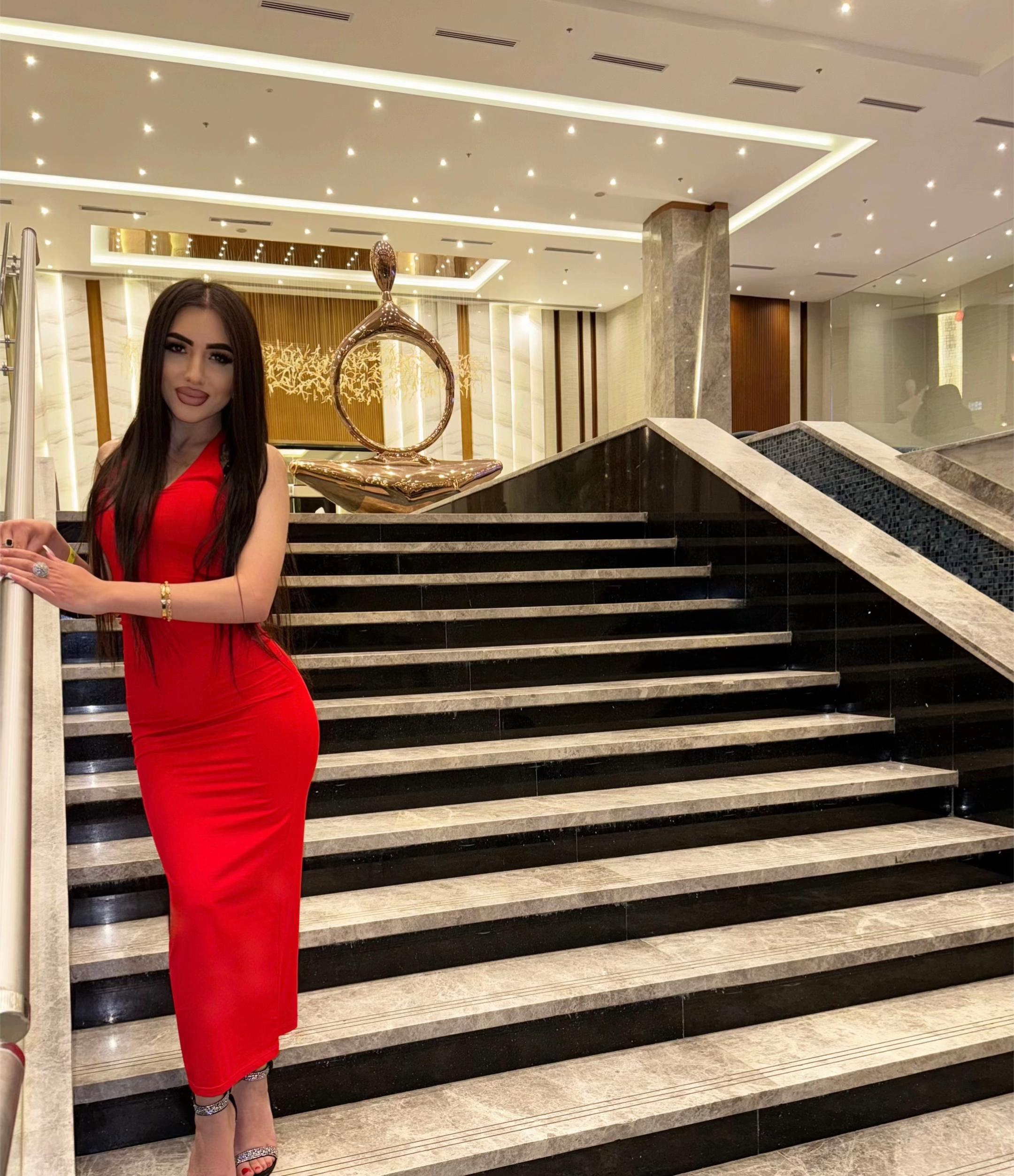@𝐤𝐫𝐢𝐬𝐭𝐢𝐧𝐚 👑