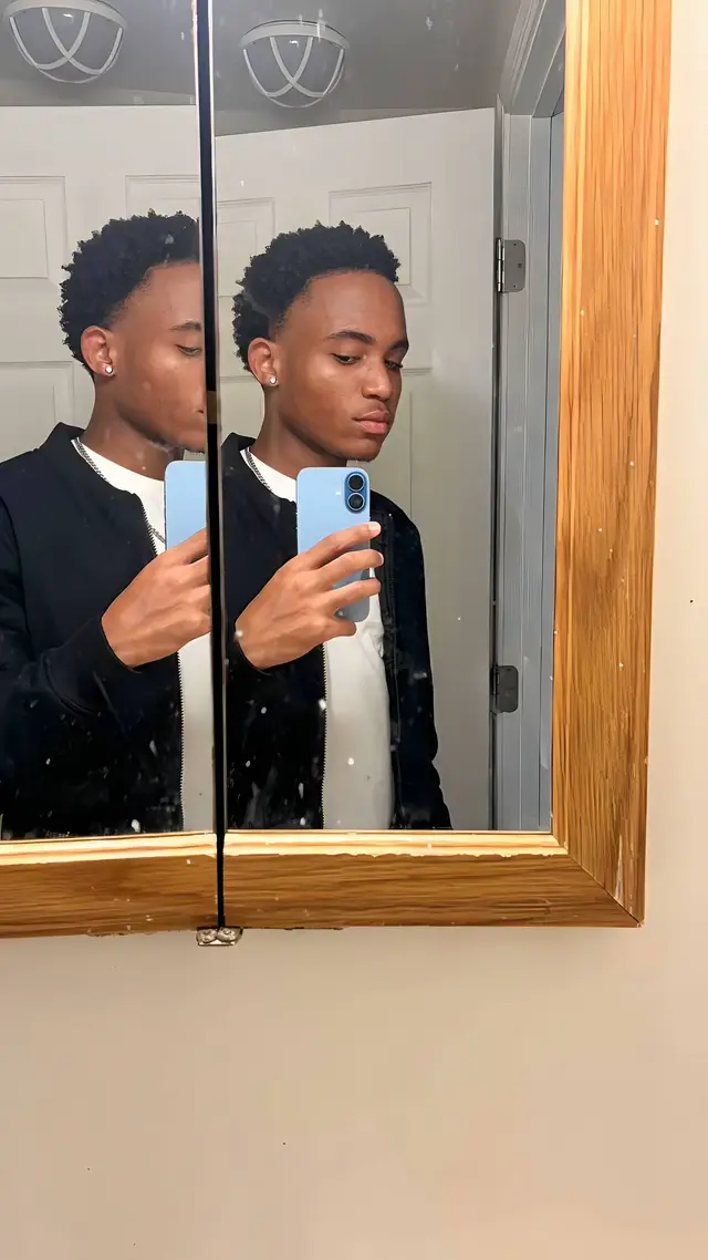 @xndrbtw_