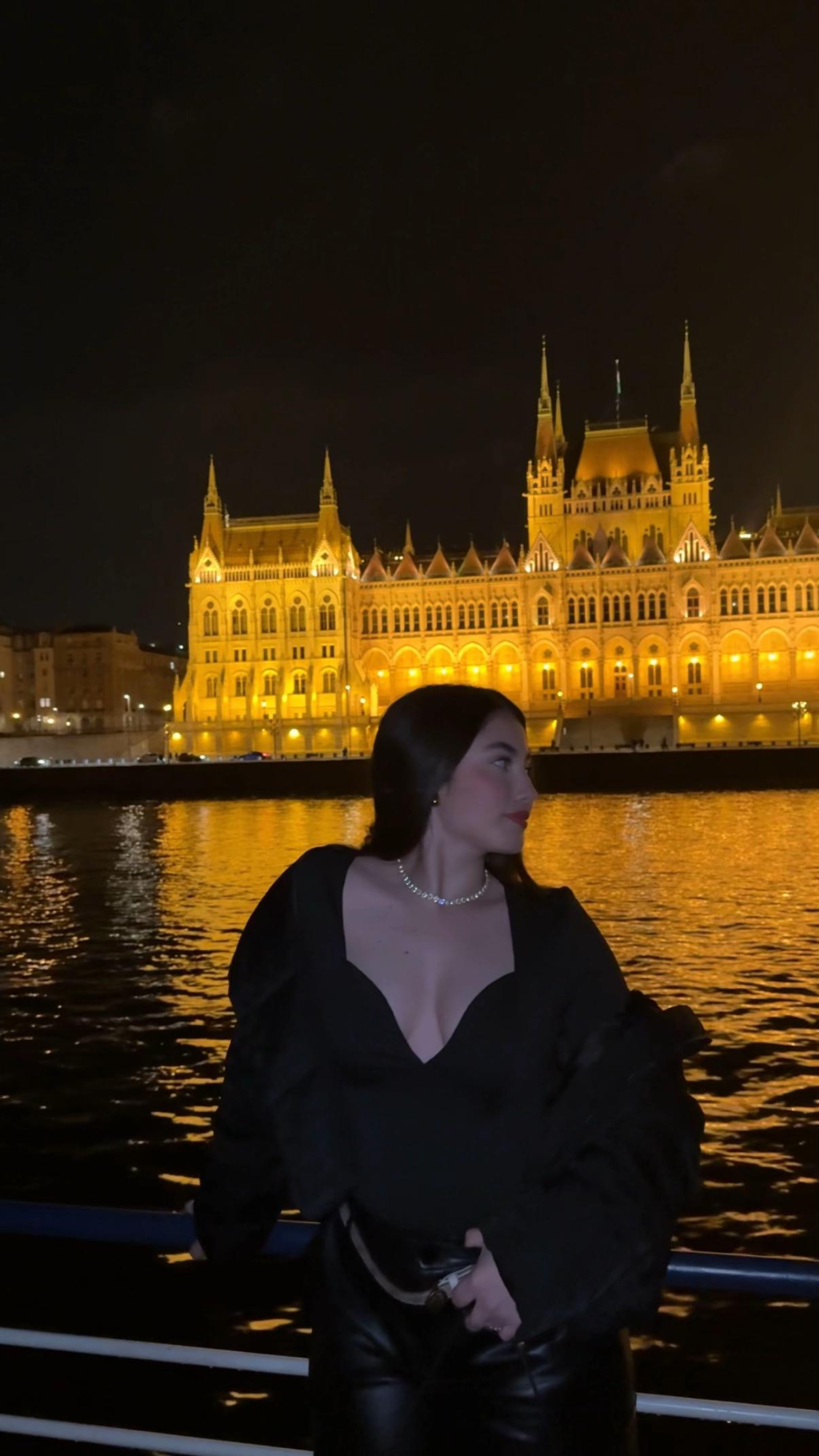 @VALENTINA🦦