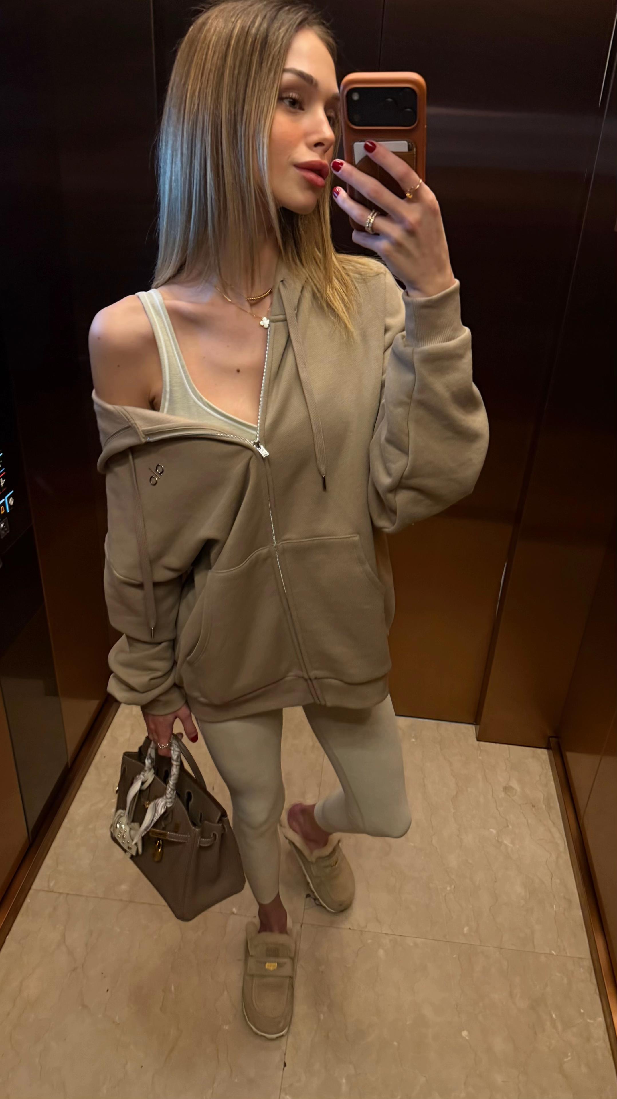 @Aylizduman