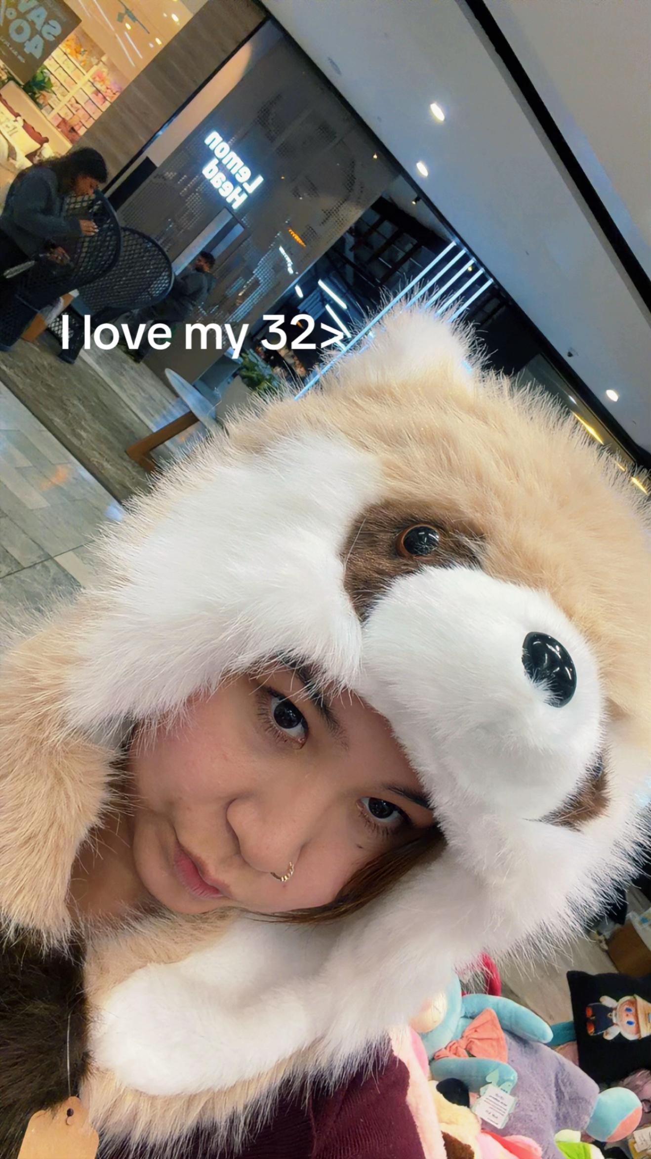 @reveloria