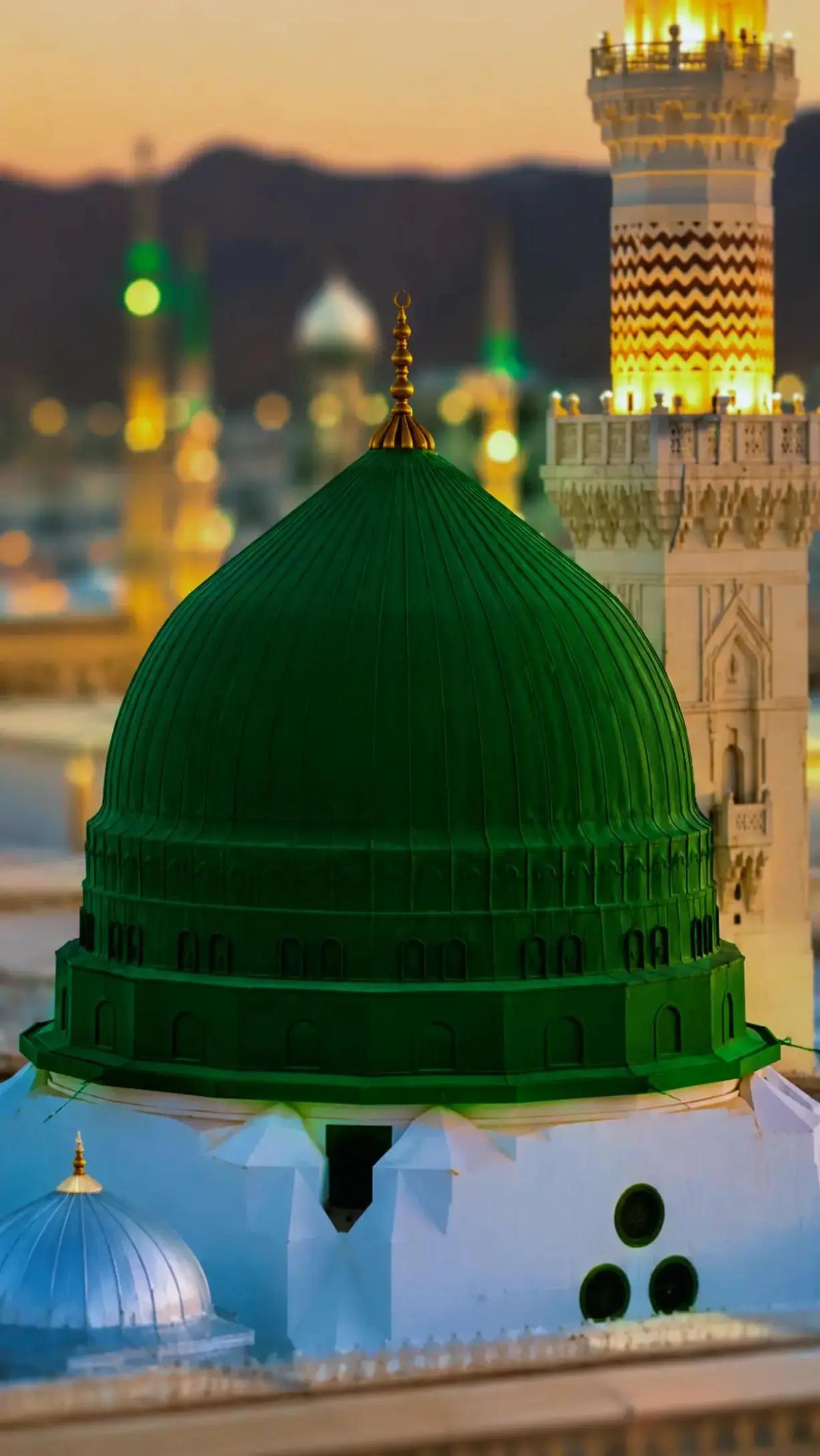 @تاجدارِ ختم نبوت زندہ باد ❤️
