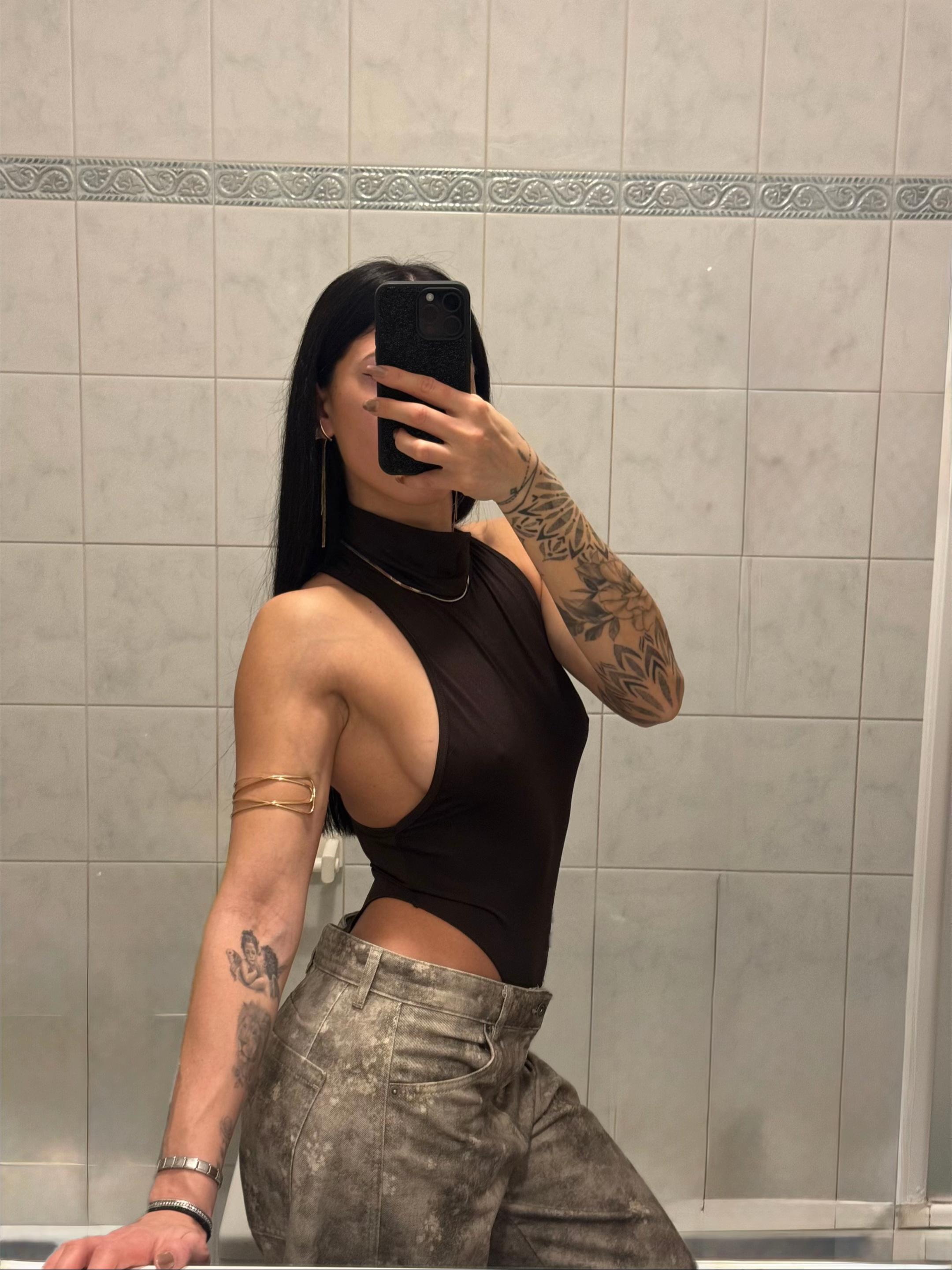 @𝐂𝐀𝐑𝐎𝐋𝐀