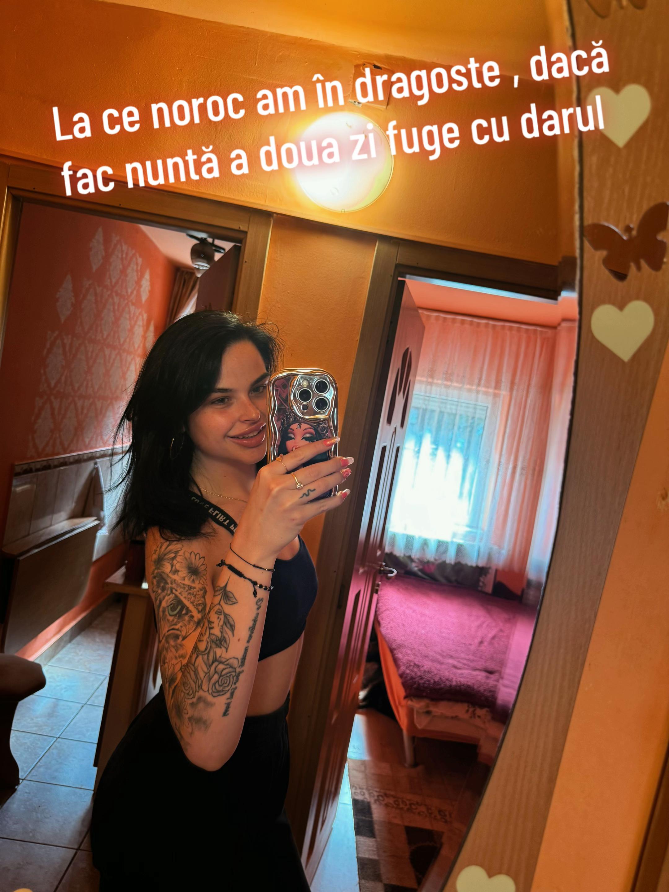 @Lari🌸