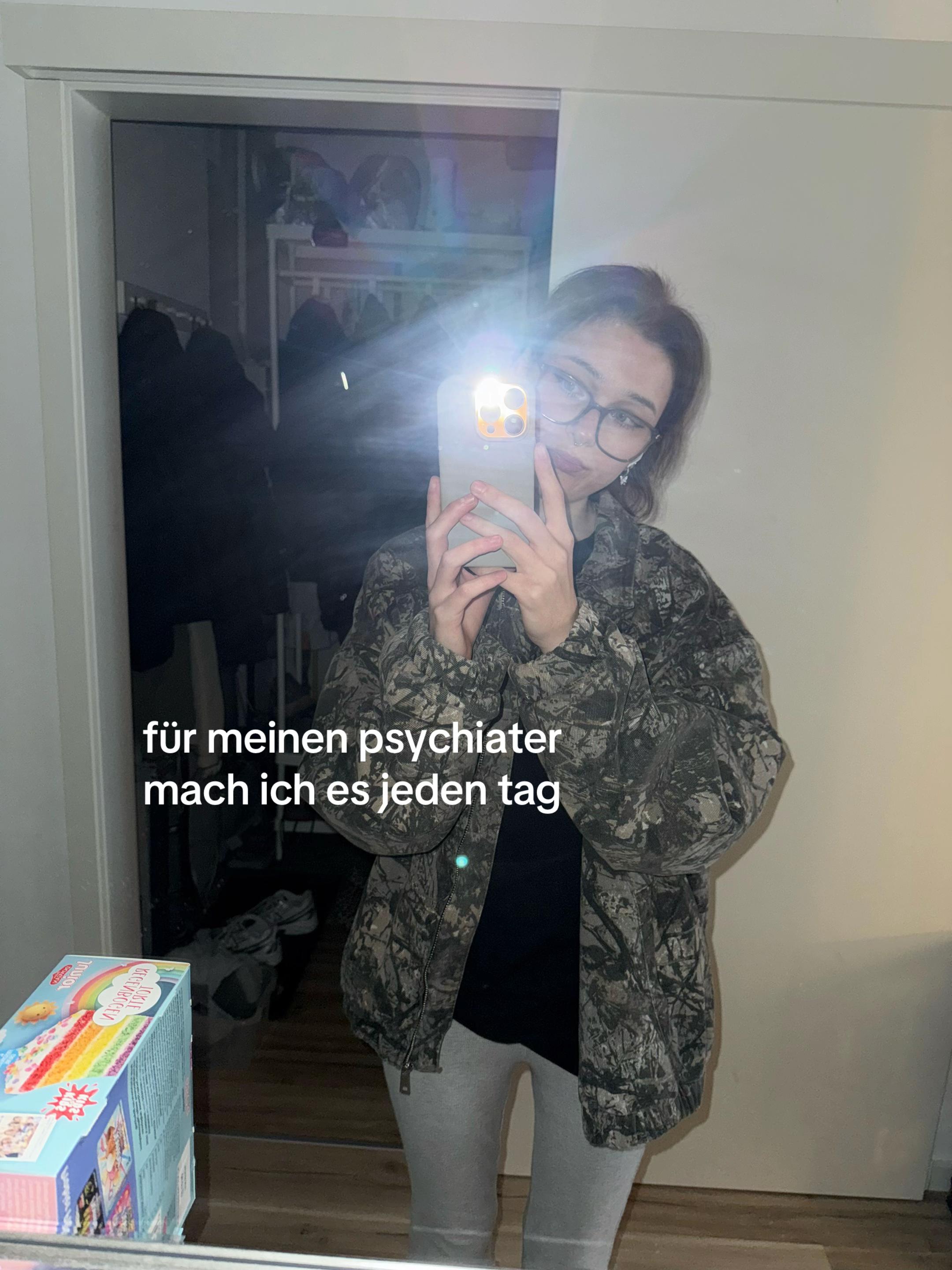@￴