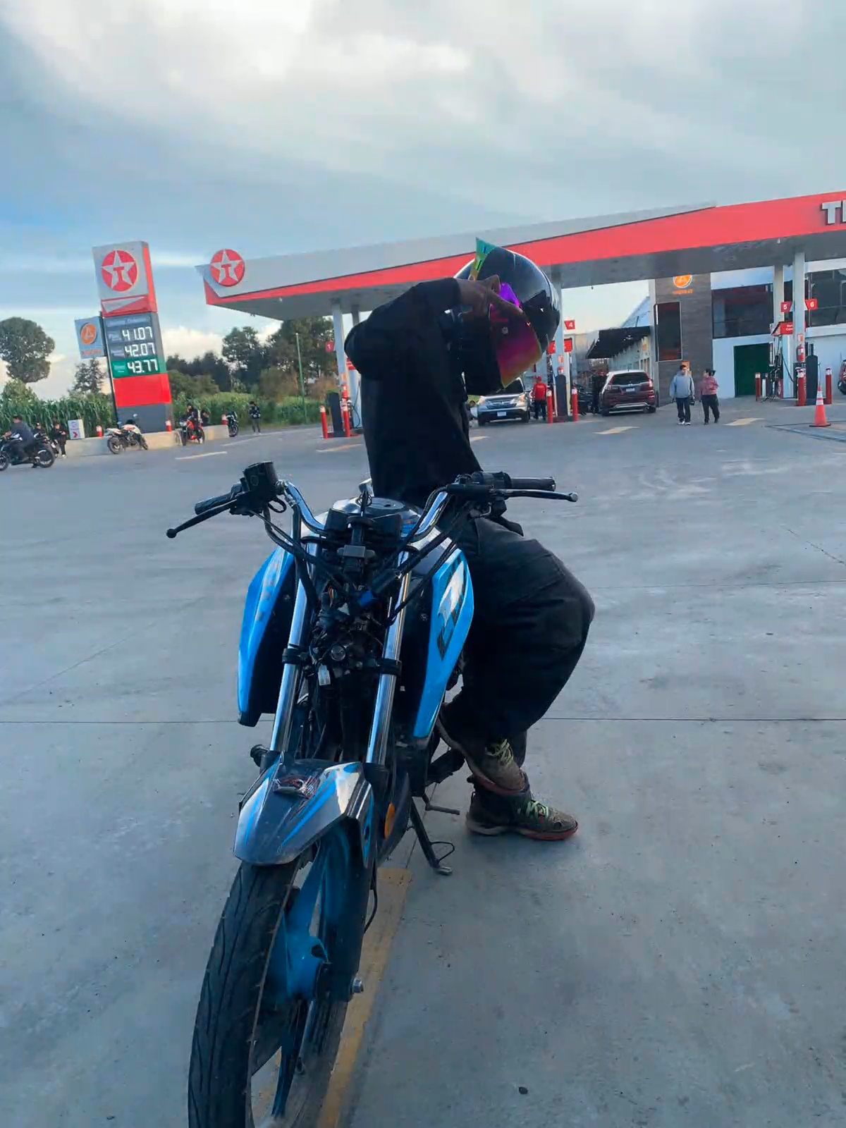 @Leo🥷🎭🎱🏍