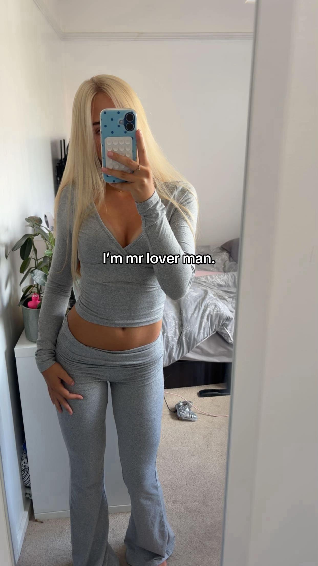 @itsskyyeeeee