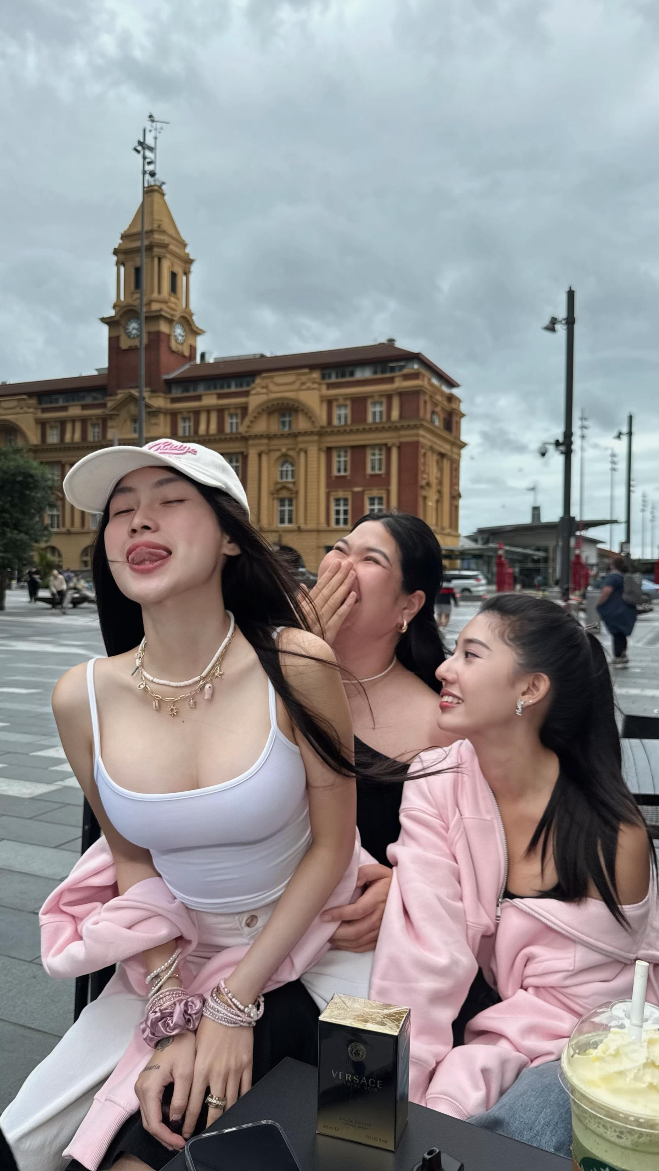 @Thekanyaz