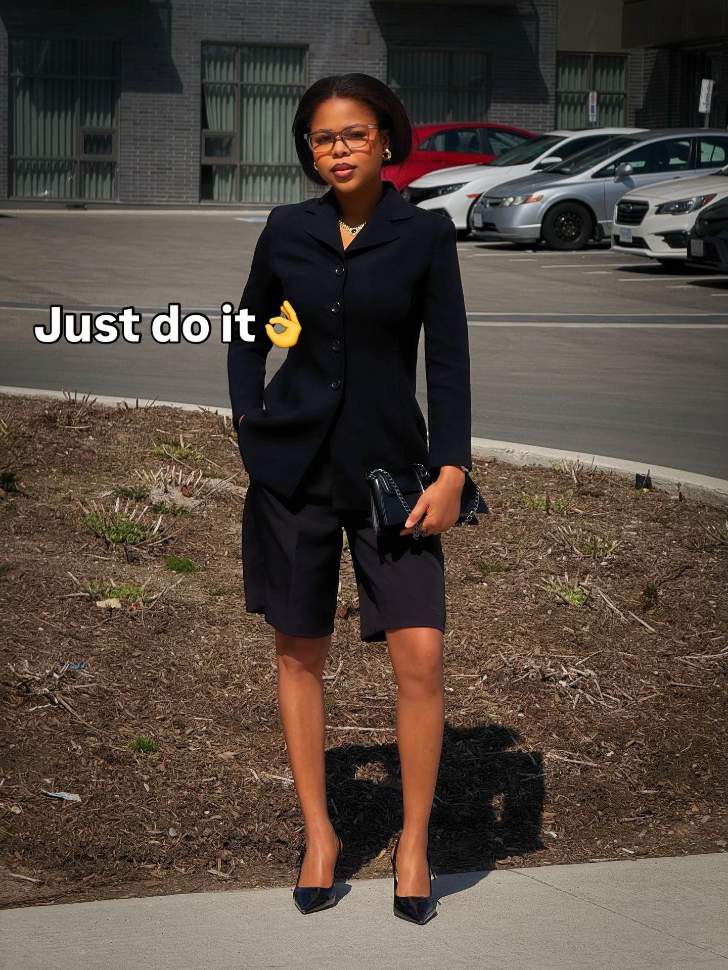 @callmeHolla