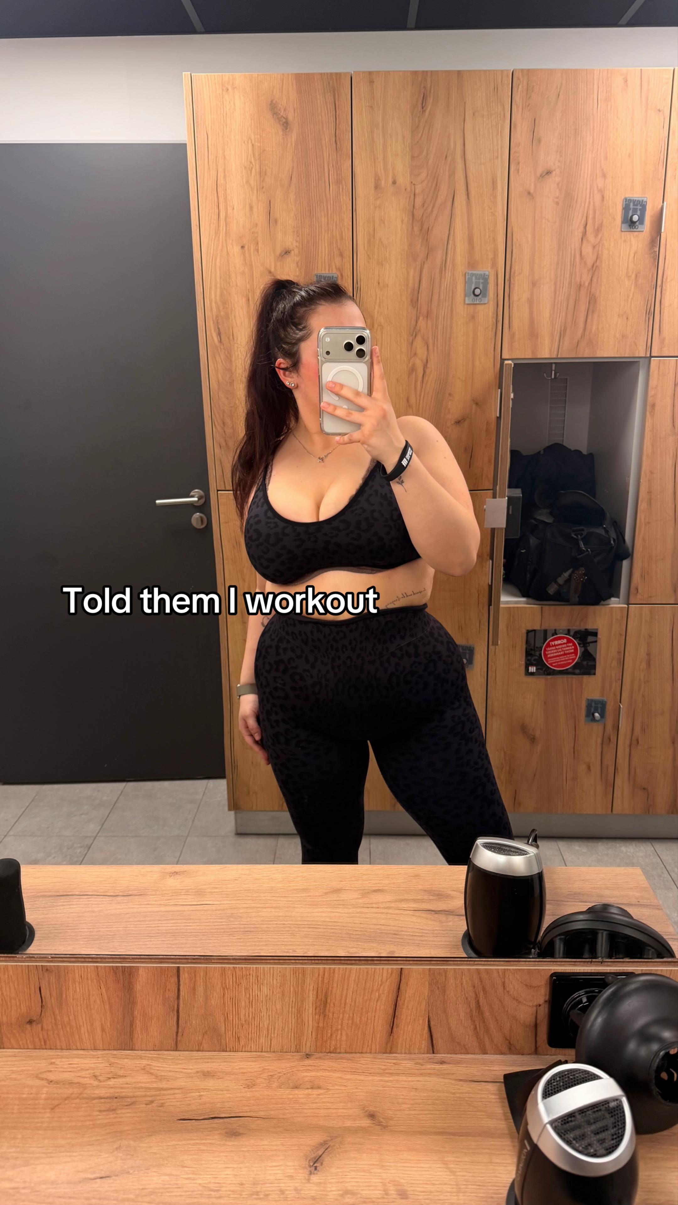 @𝐄𝐦𝐦𝐚🌸