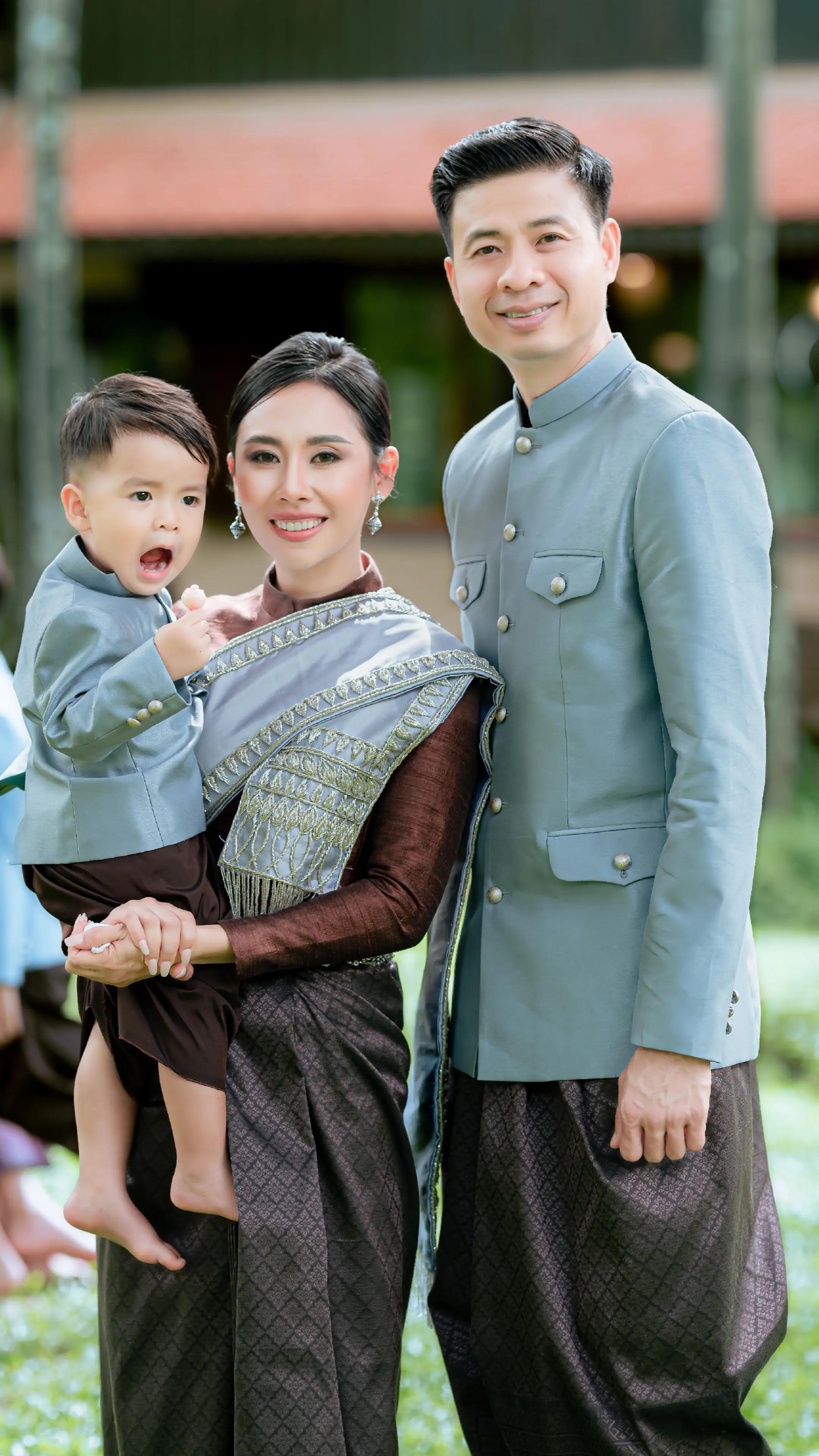 @Houn Sreylin - ហូន ស្រីលីន
