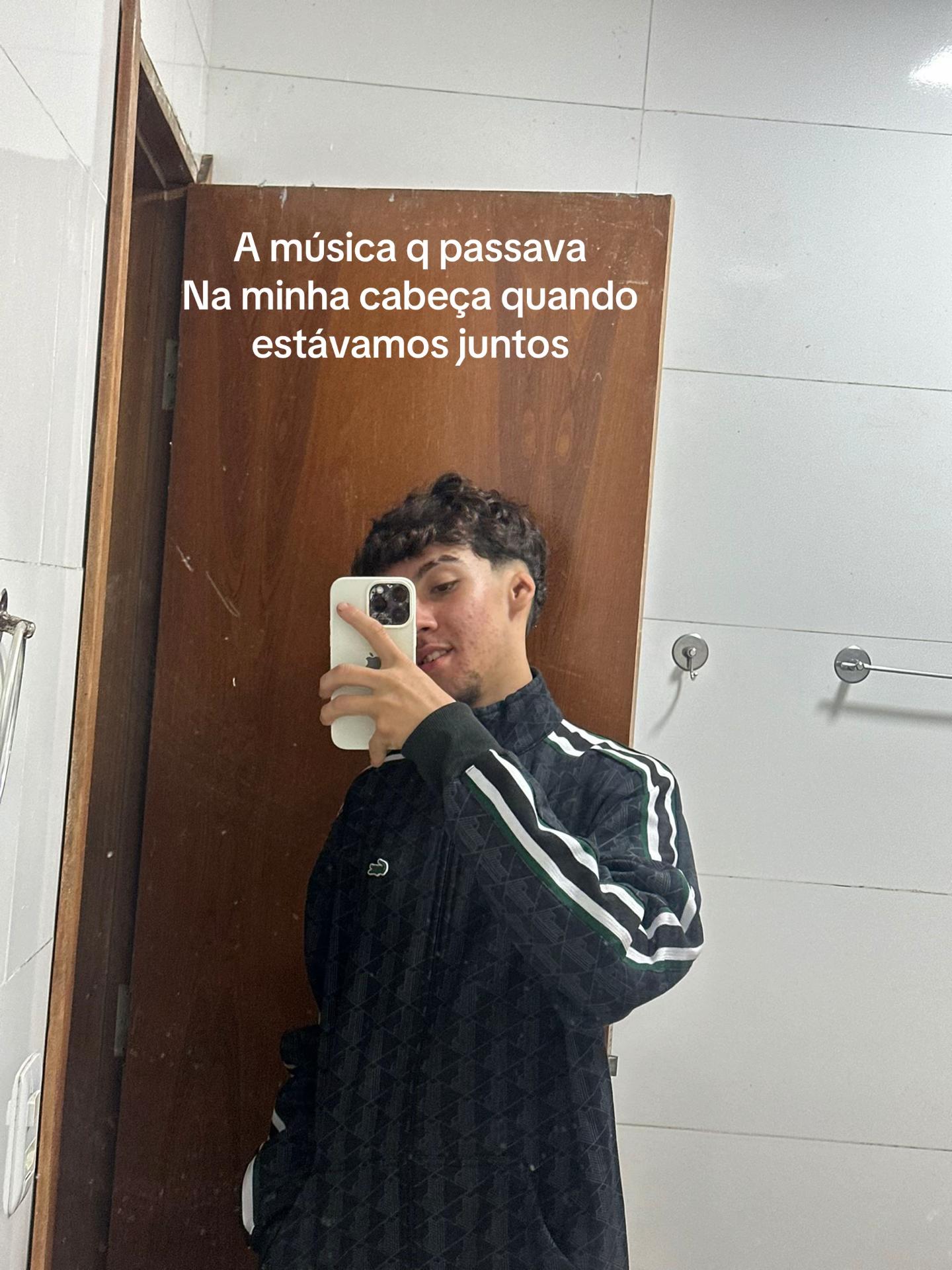 @Um algu&eacute;m a&iacute;