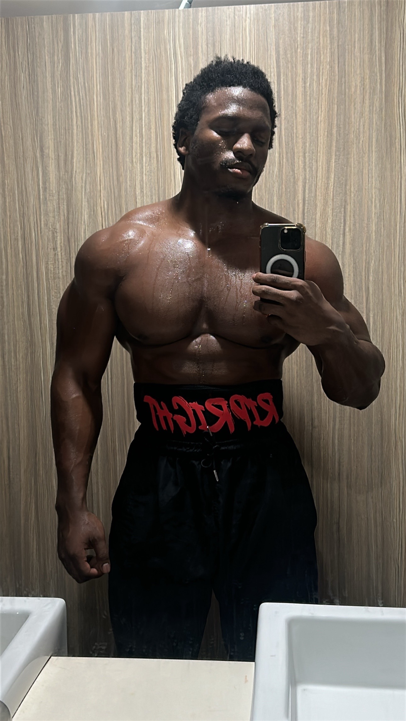 @Muscleboii