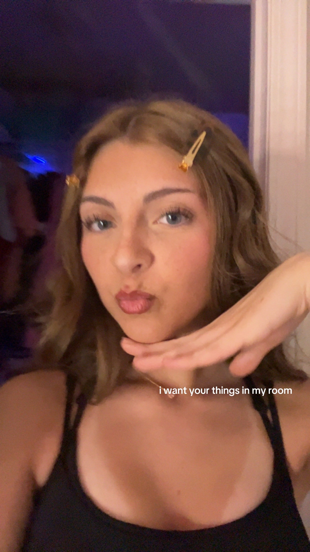 @￶　 　  ️