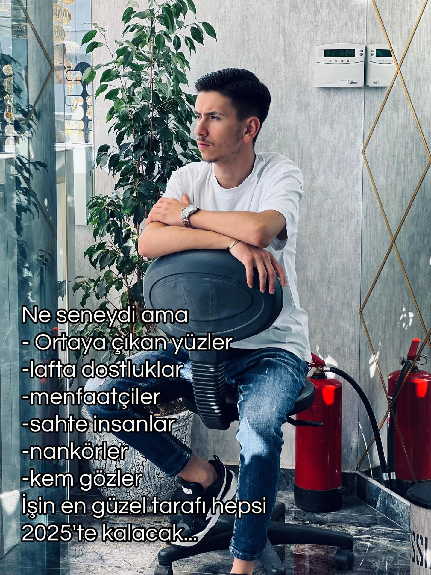 @𝐸.𝒦