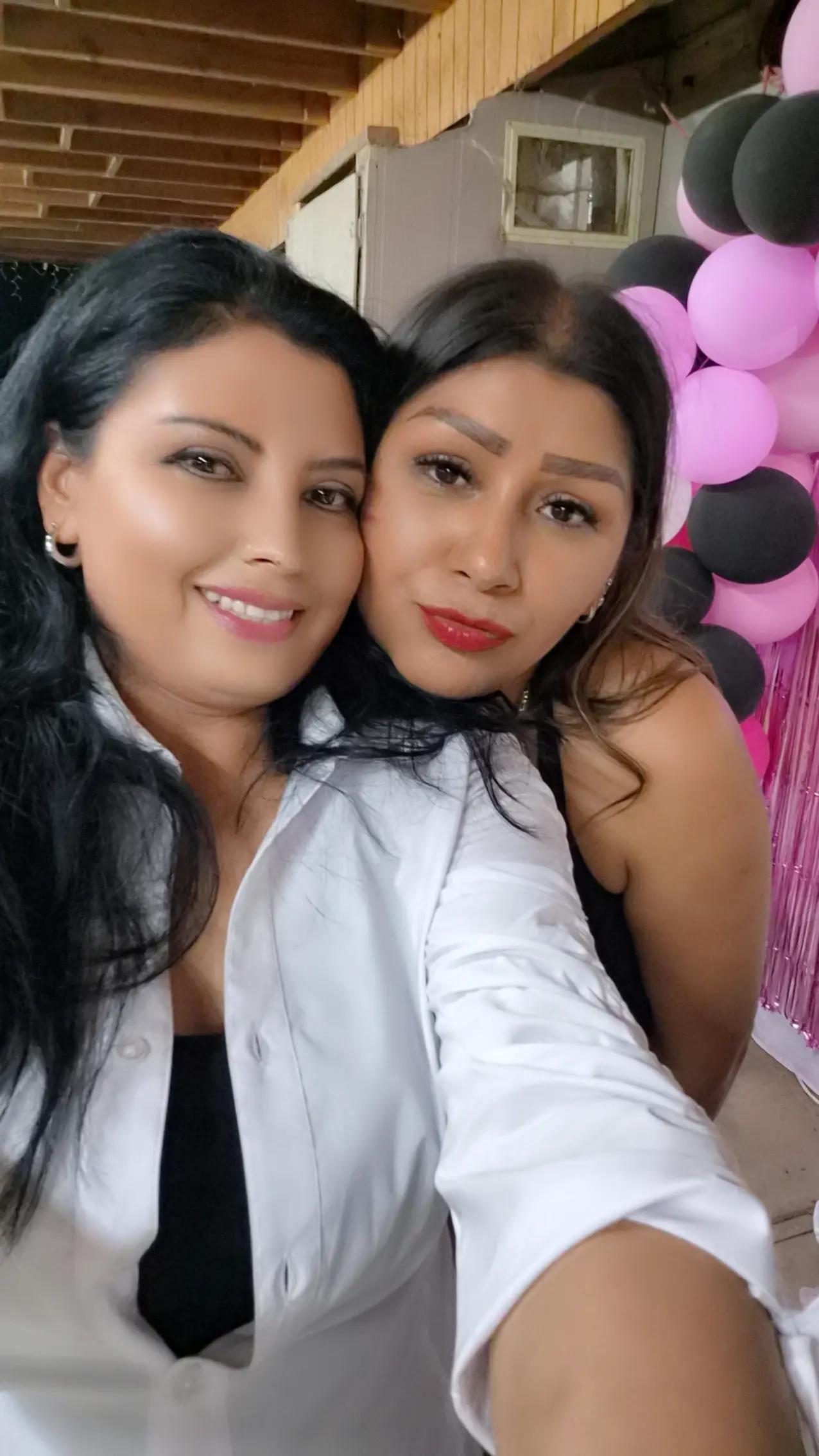 @María Elena
