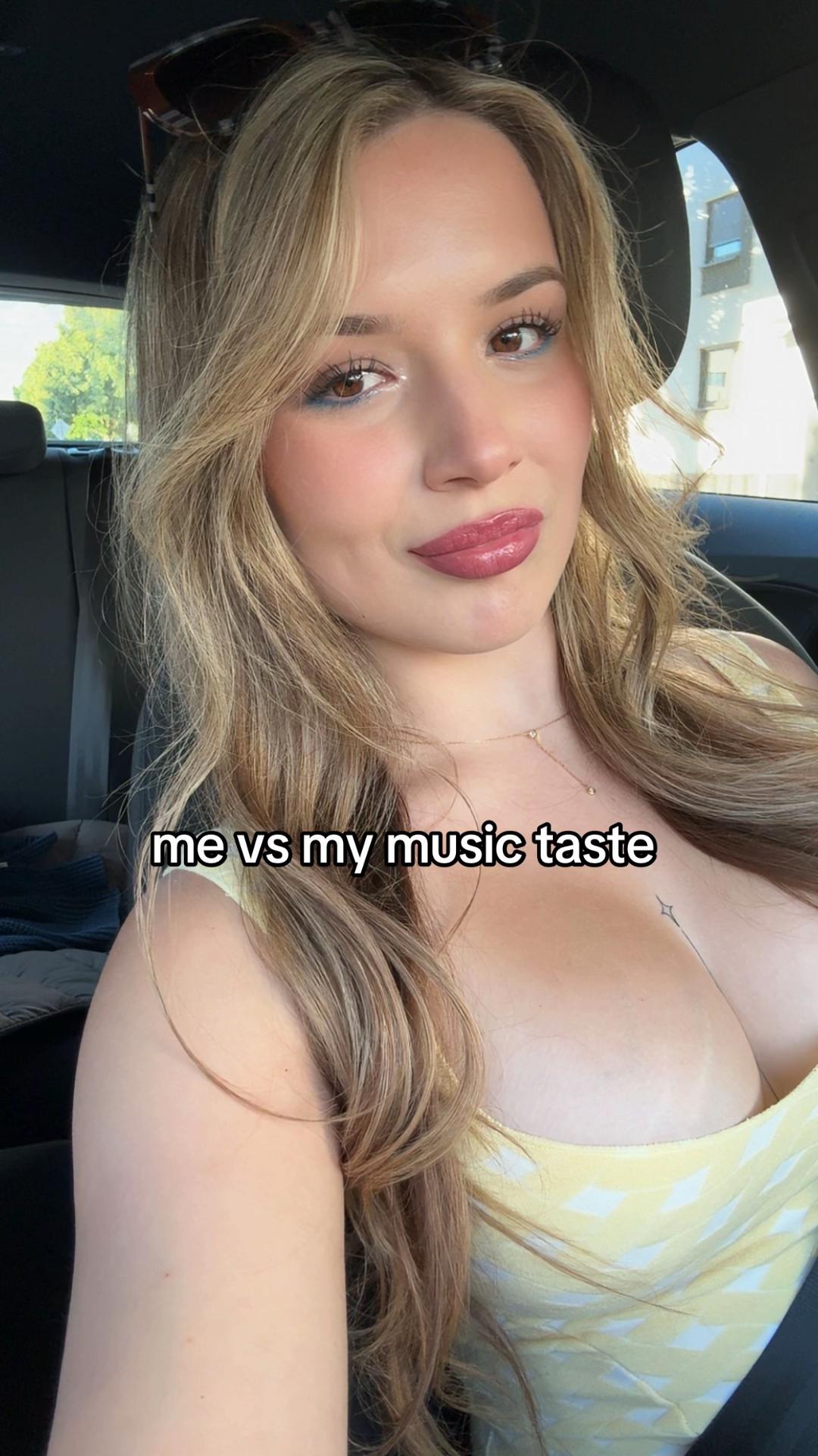 @Alma-Míra